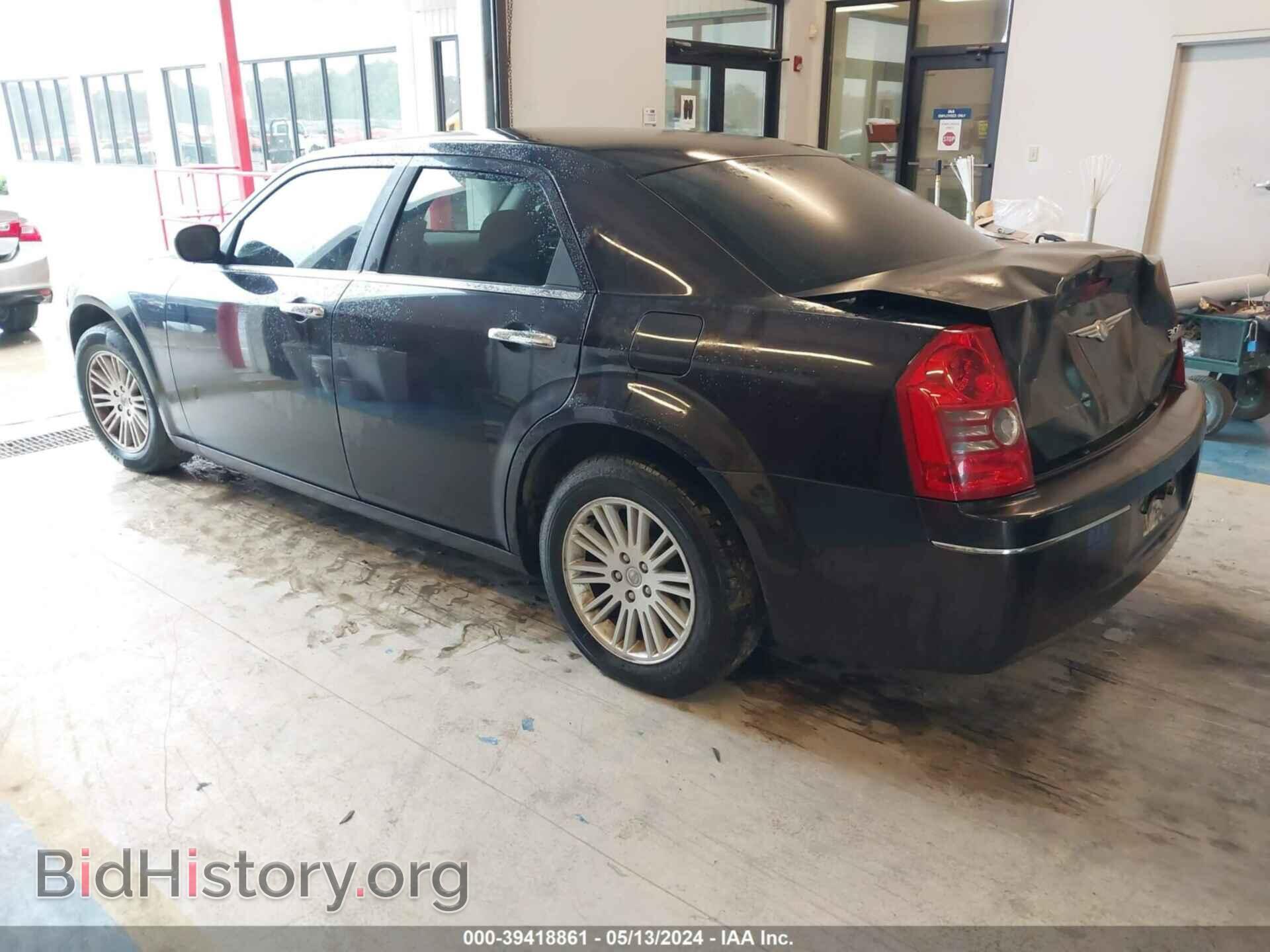 2010 CHRYSLER 300 - VIN: 2C3CA4CD9AH147953 - Фото 3