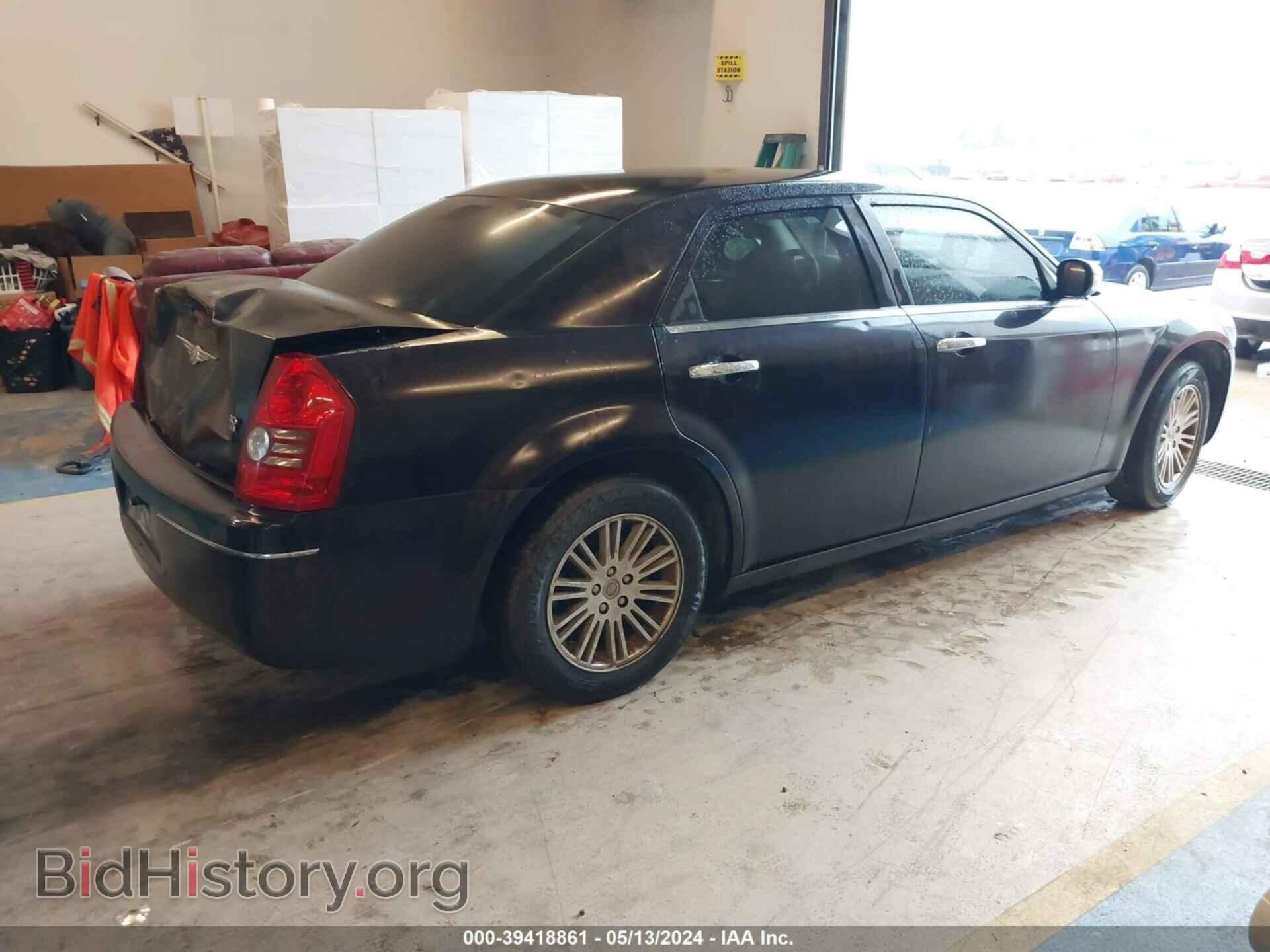 2010 CHRYSLER 300 - VIN: 2C3CA4CD9AH147953 - Фото 4