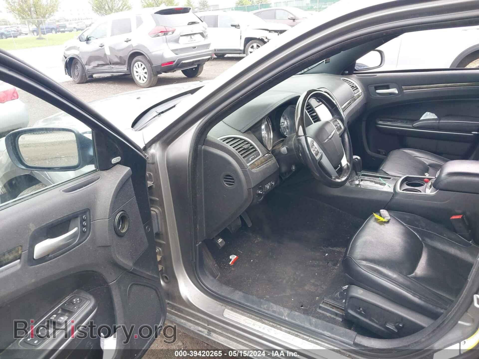 2012 CHRYSLER 300C - VIN: 2C3CCAET5CH261173 - Фото 5