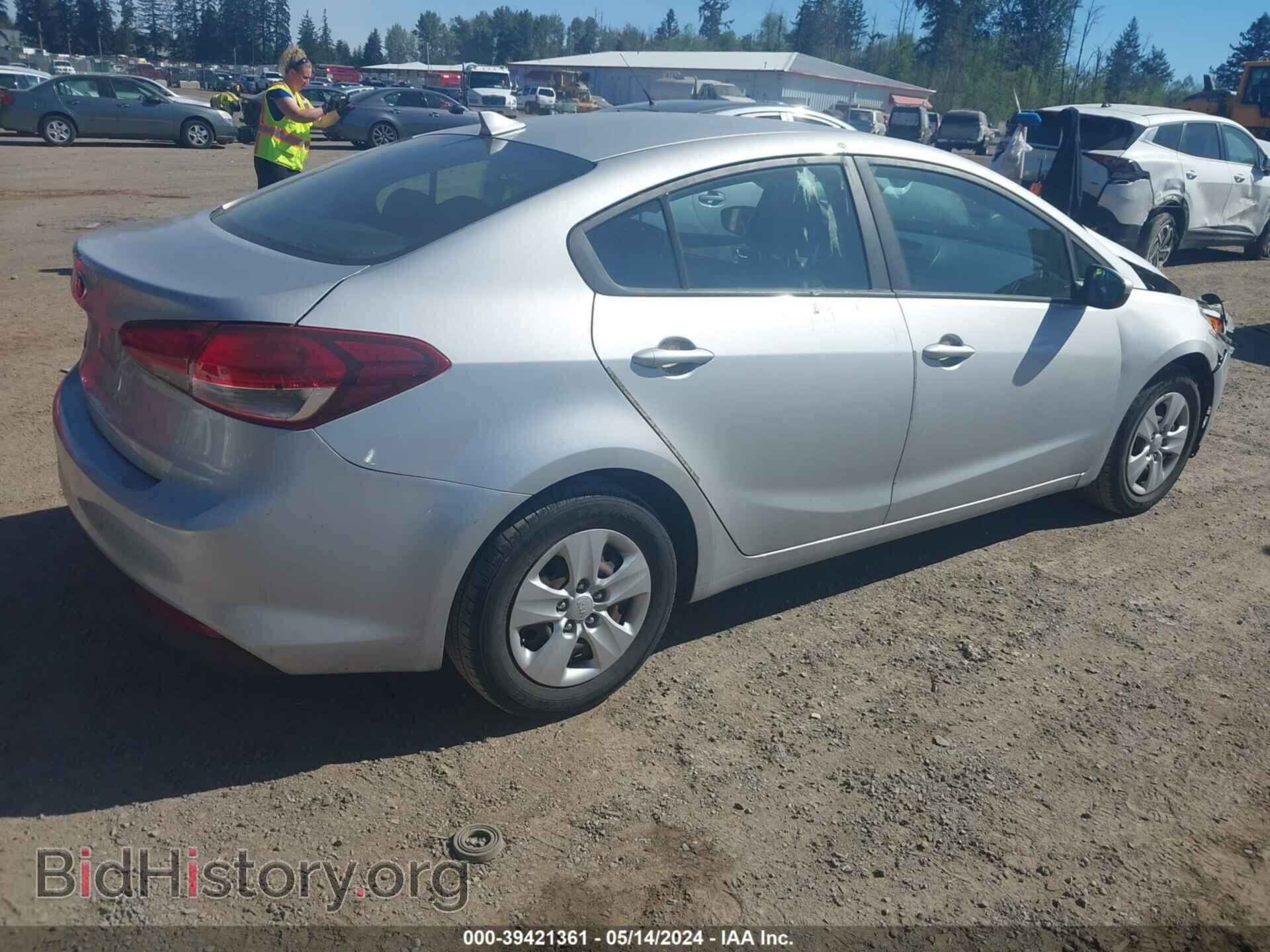 2017 KIA FORTE - VIN: 3KPFK4A7XHE149641 - Фото 4