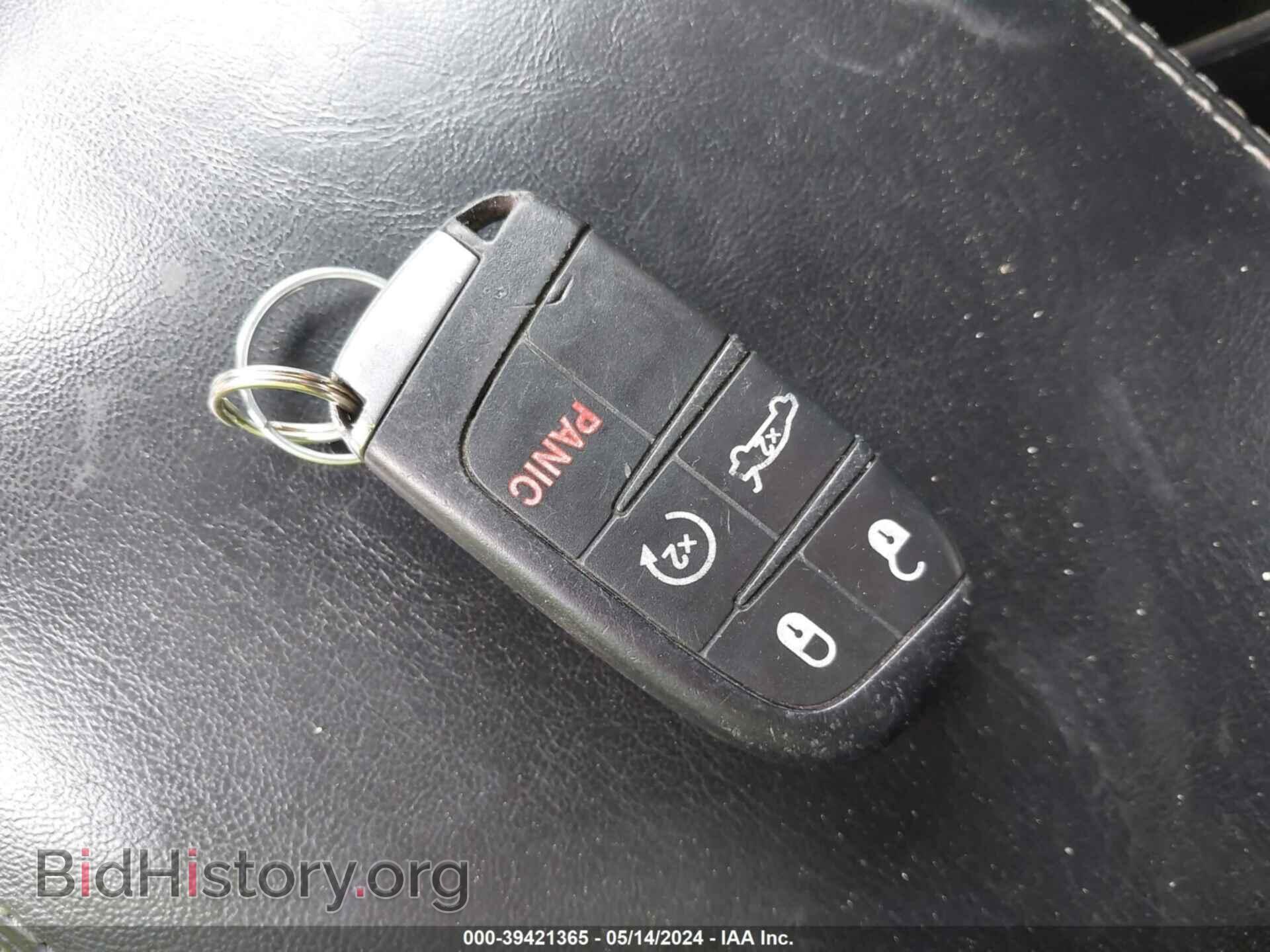 2014 CHRYSLER 300 - VIN: 2C3CCAGG7EH374402 - Фото 11
