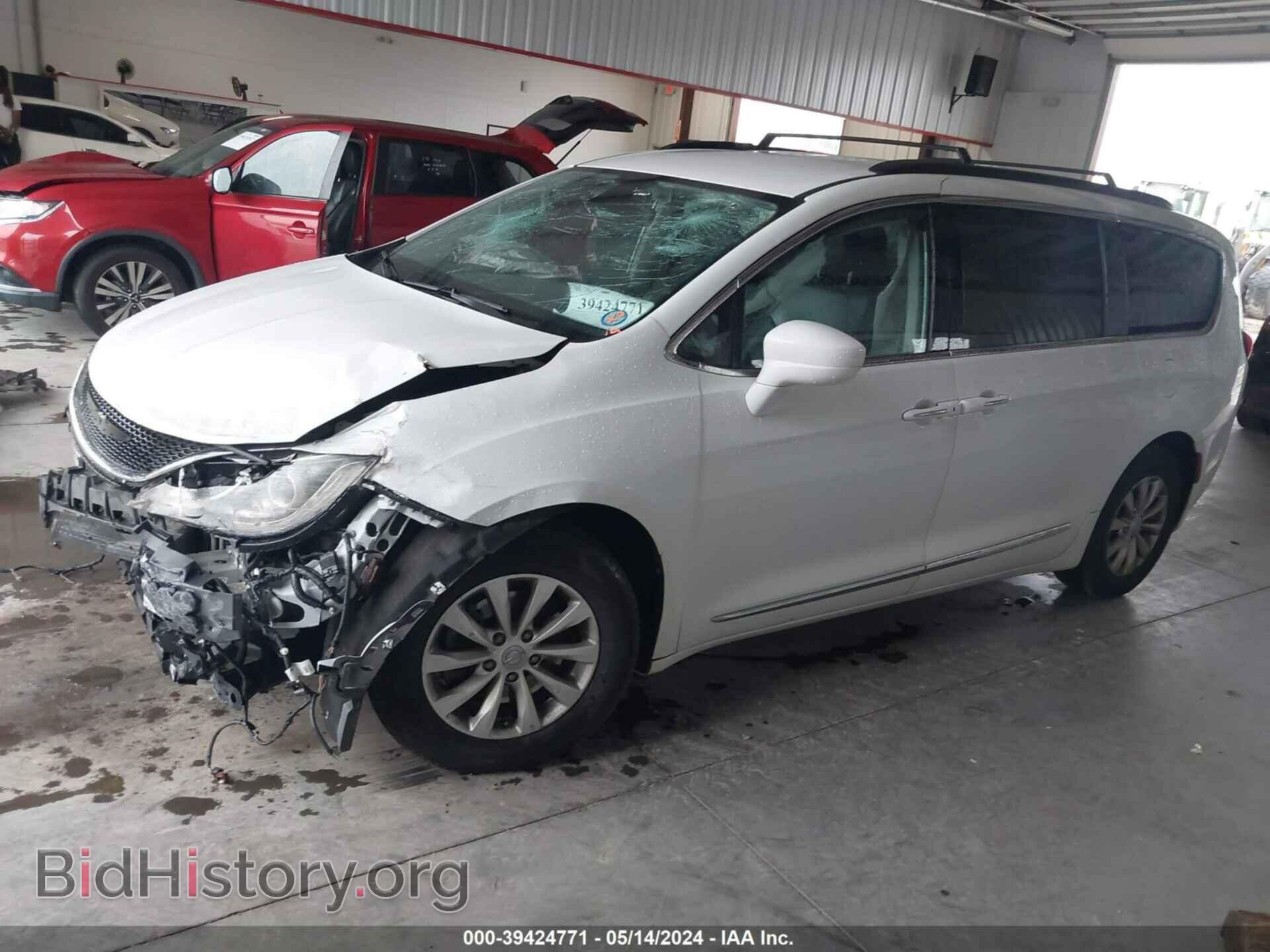2017 CHRYSLER PACIFICA - VIN: 2C4RC1BG8HR524397 - Фото 2