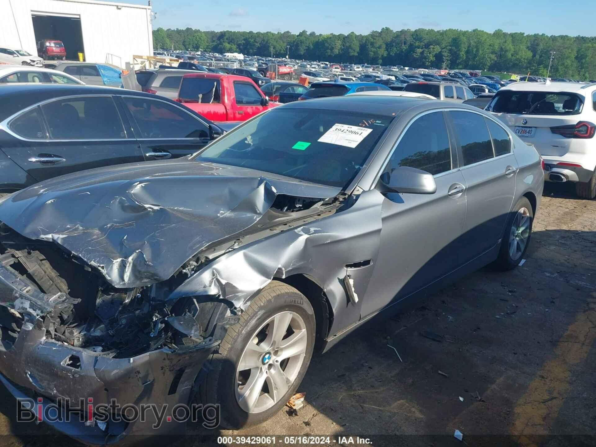 2011 BMW 528I - VIN: WBAFR1C55BC750280 - Фото 2