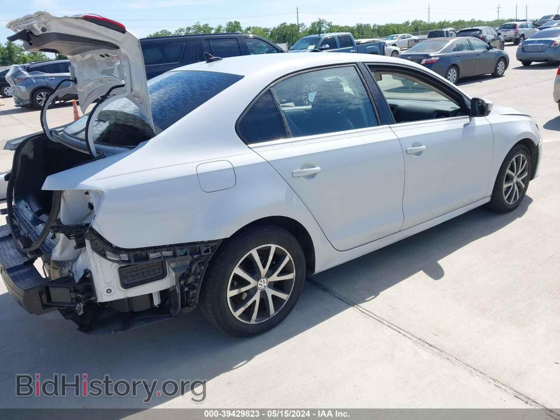 2017 VOLKSWAGEN JETTA - VIN: 3VWDB7AJ2HM414902 - Фото 4
