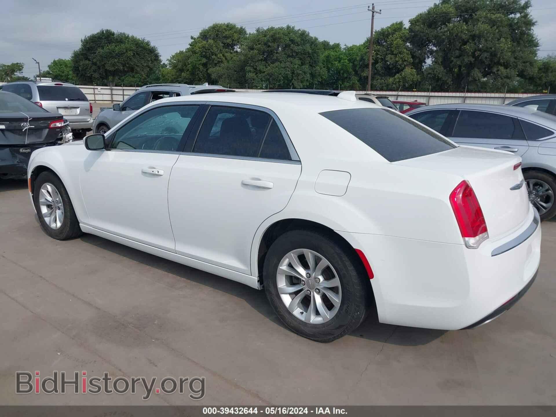 2015 CHRYSLER 300 - VIN: 2C3CCAAG9FH830331 - Фото 3