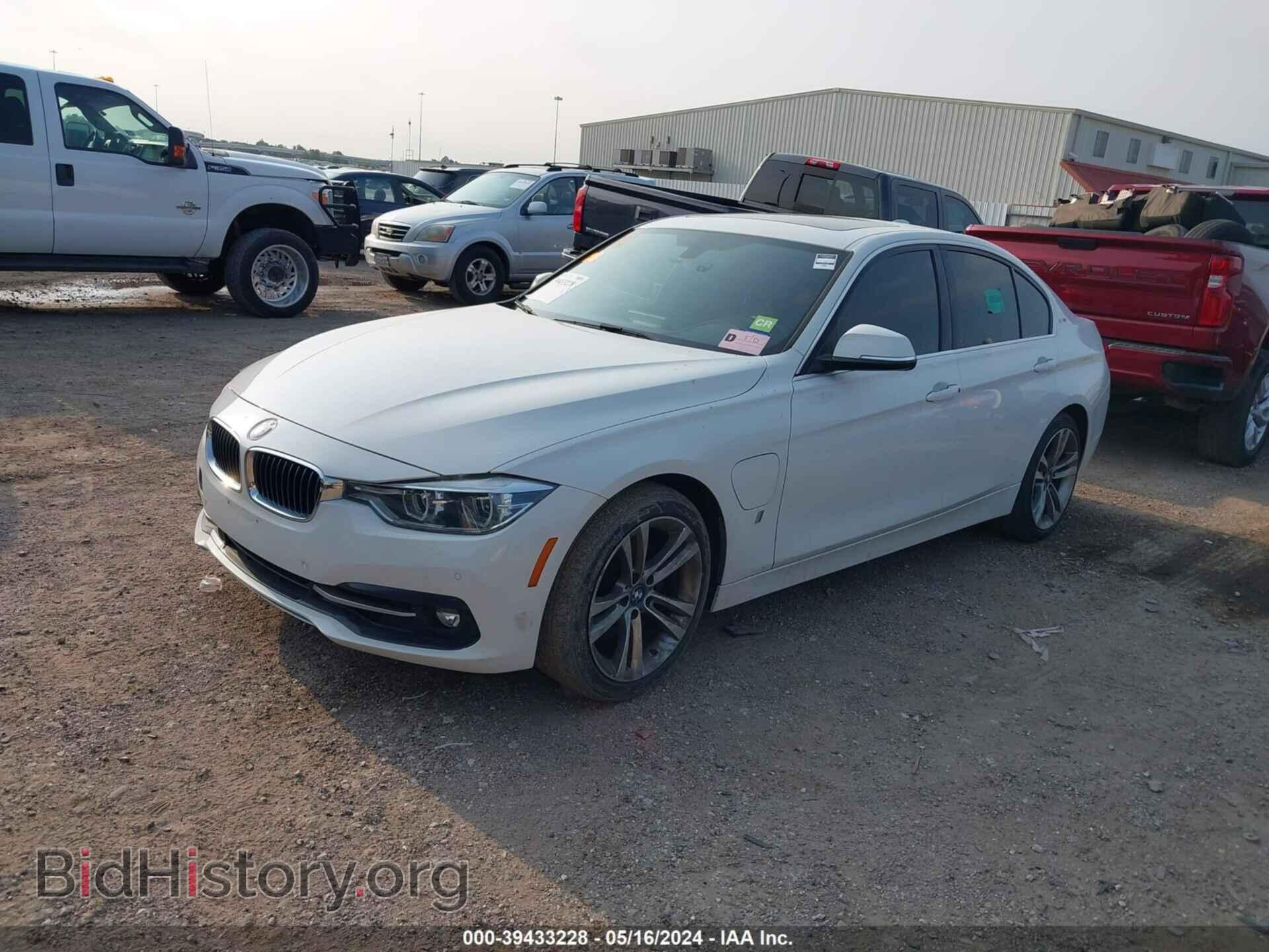 2018 BMW 330E - VIN: WBA8E1C59JA167659 - Фото 2