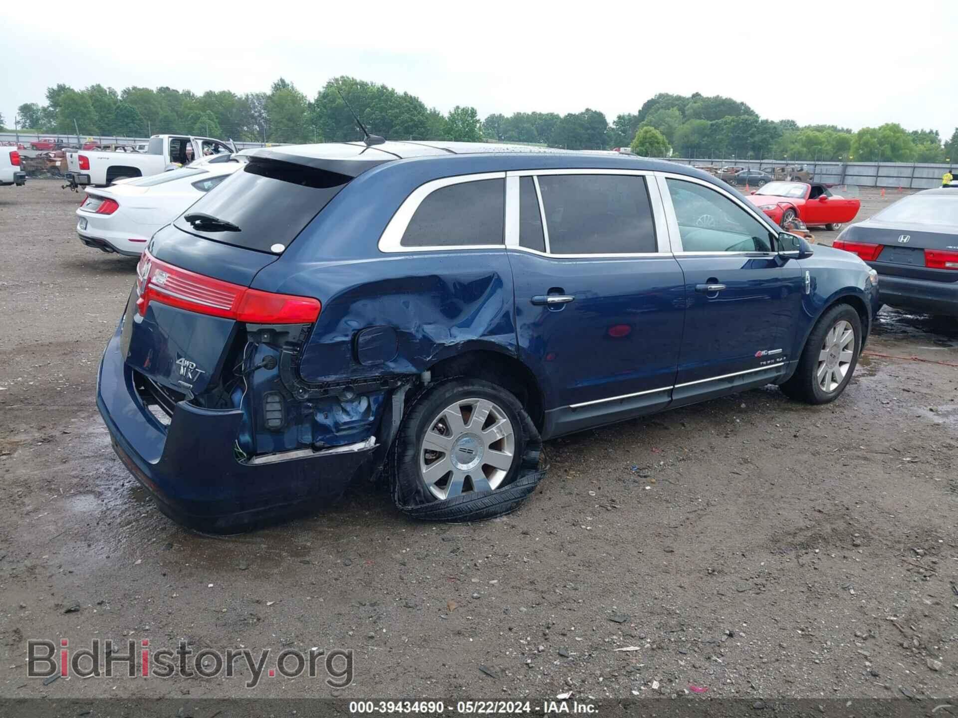2017 LINCOLN MKT - VIN: 2L1MJ5LT2HBL00017 - Фото 4