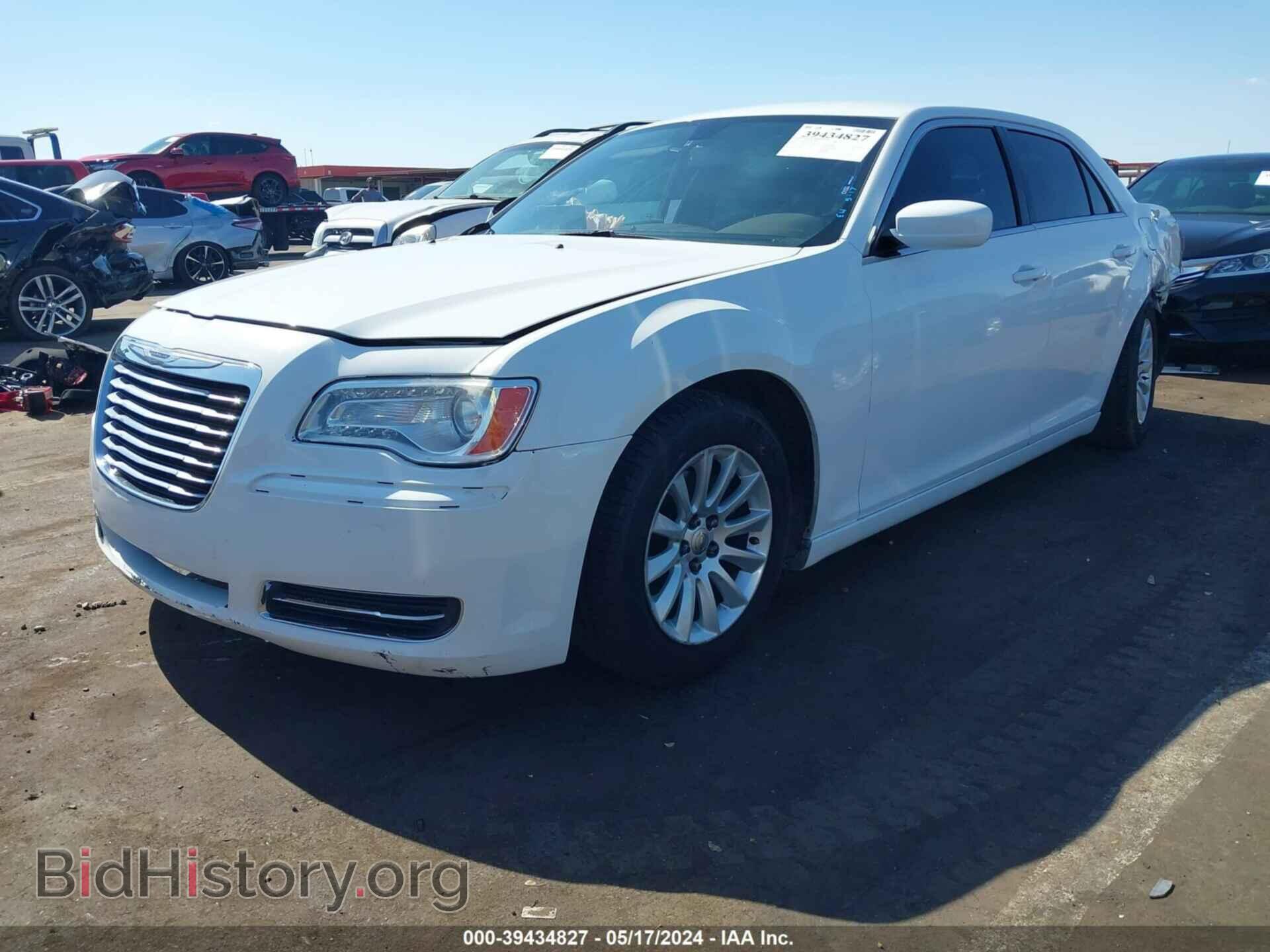 2014 CHRYSLER 300 - VIN: 2C3CCAAG3EH132618 - Фото 2