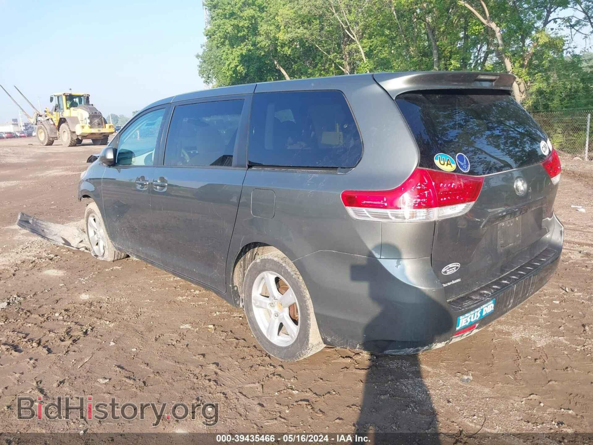 2012 TOYOTA SIENNA - VIN: 5TDKA3DC1CS013756 - Фото 3
