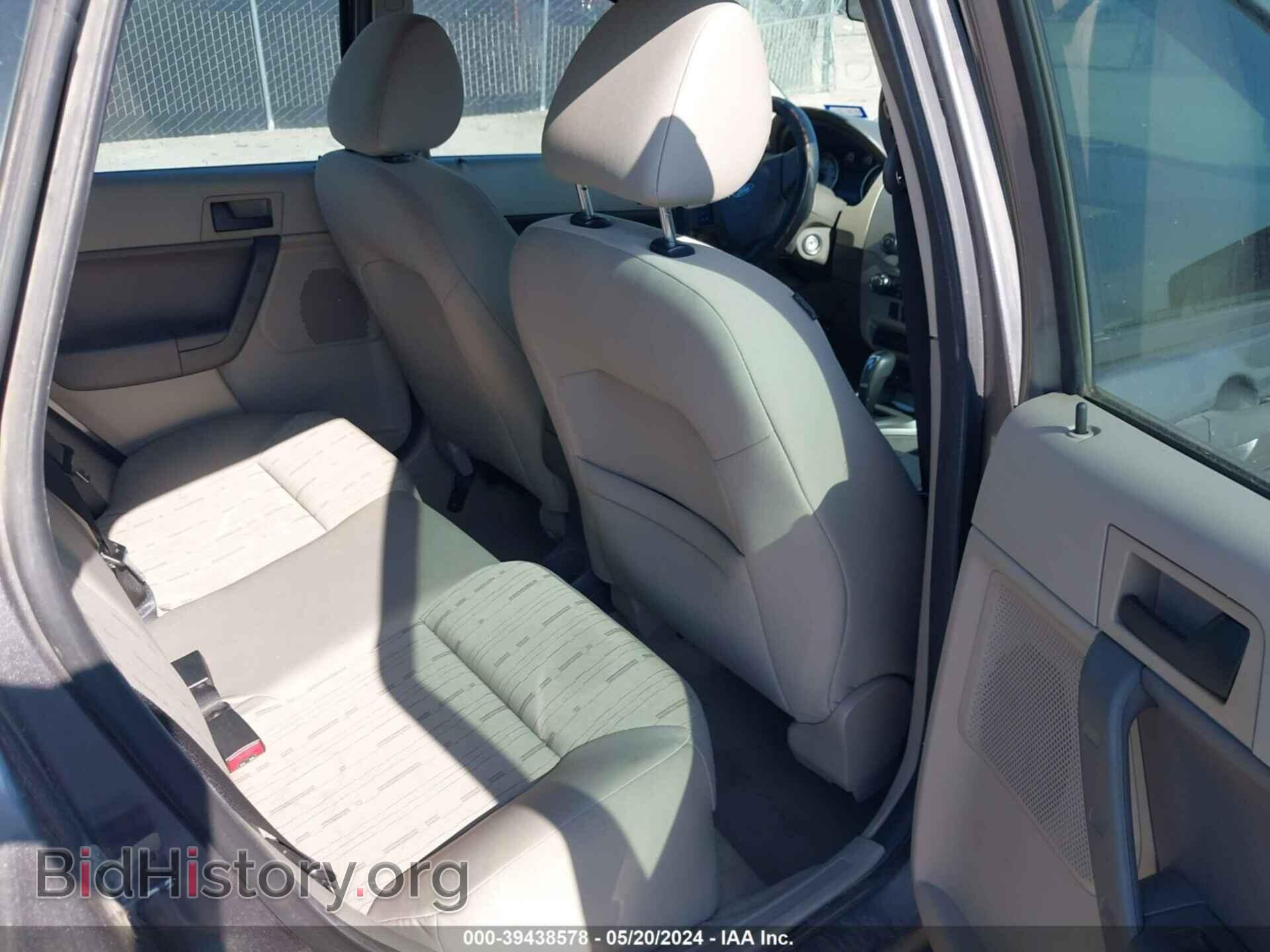 2011 FORD FOCUS - VIN: 1FAHP3FN2BW202072 - Photo 8
