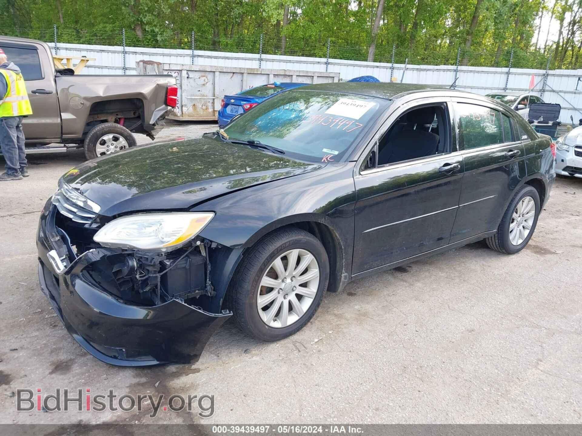 2012 CHRYSLER 200 - VIN: 1C3CCBBBXCN204072 - Фото 2