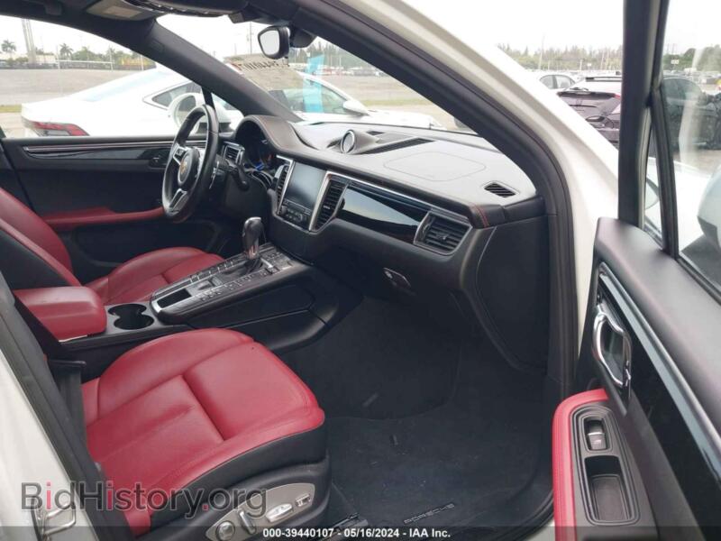 2017 Porsche MACAN (VIN WP1AA2A56HLB82545) — photo 5 of 17