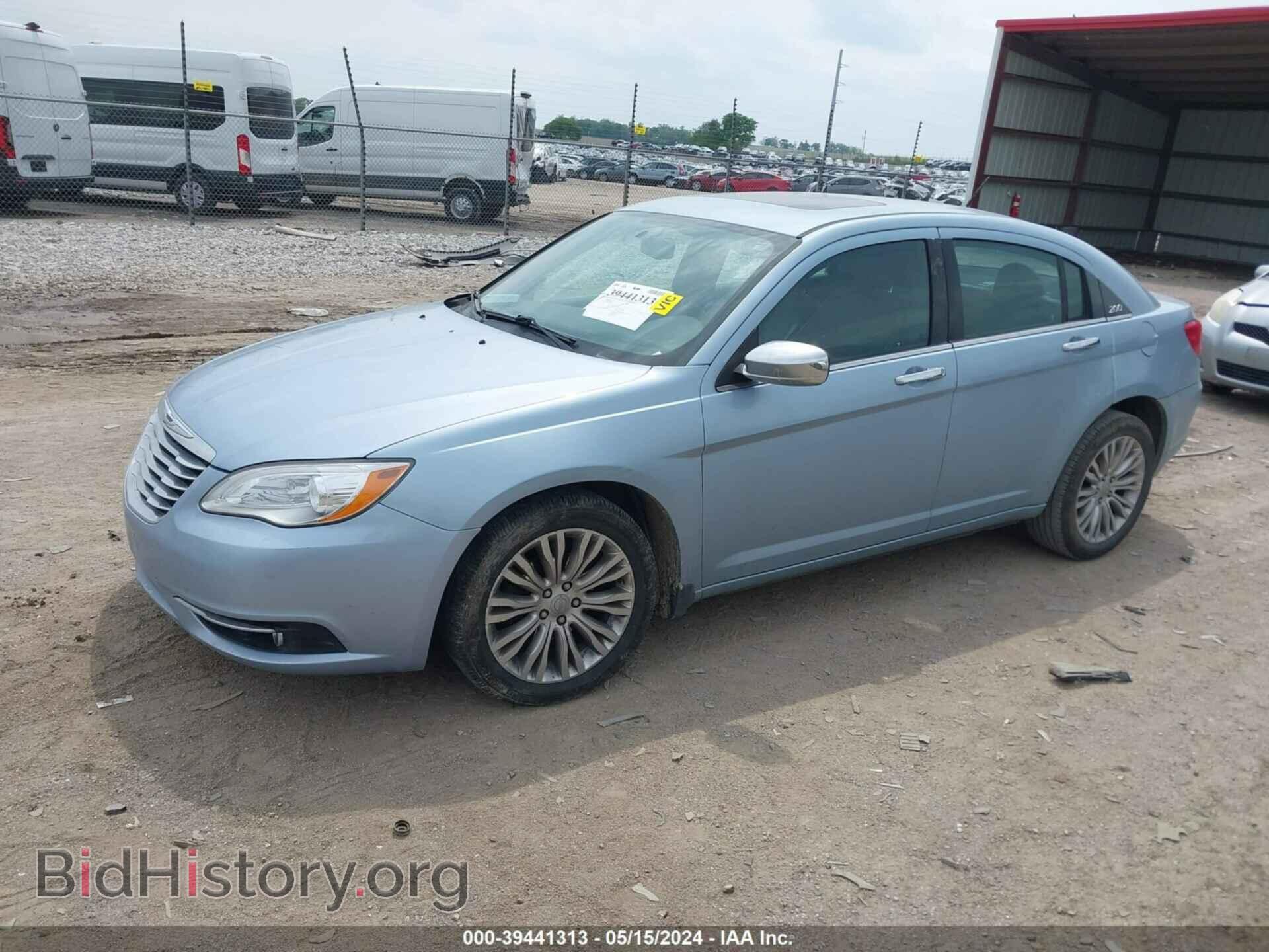 2013 CHRYSLER 200 - VIN: 1C3CCBCG6DN592493 - Фото 2
