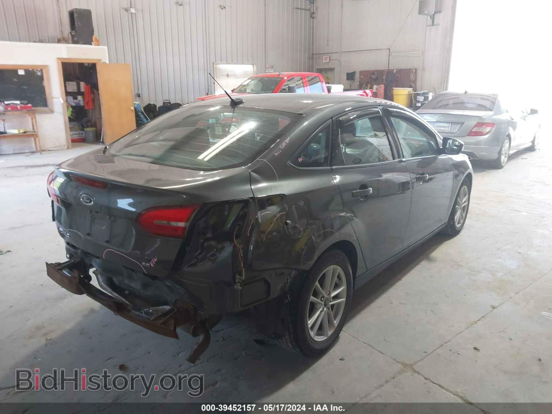 2017 FORD FOCUS - VIN: 1FADP3F25HL271966 - Фото 4