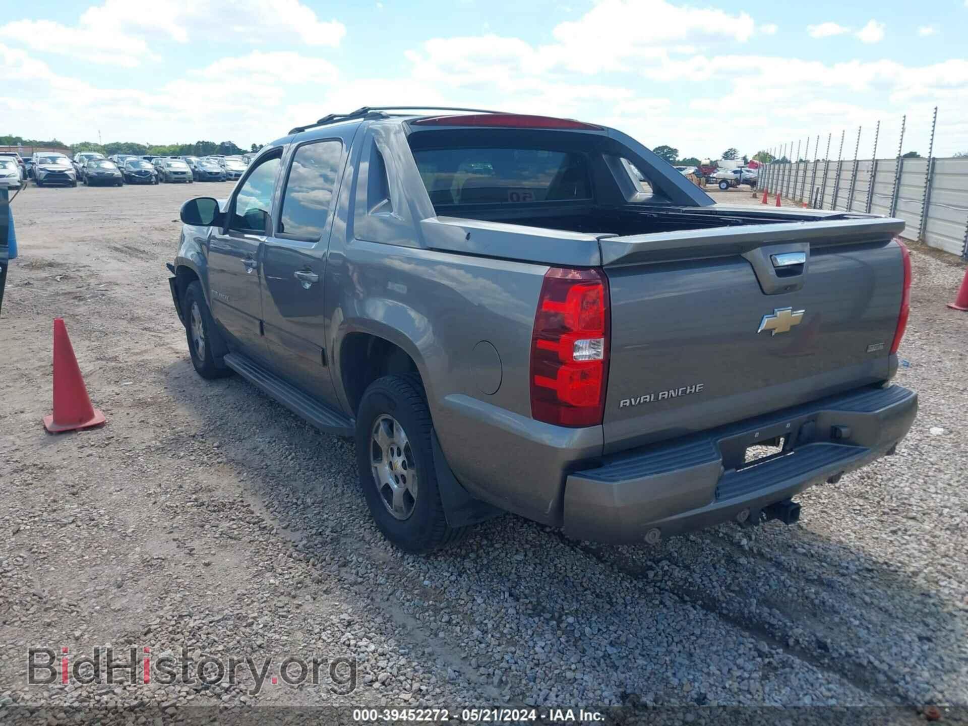 2011 CHEVROLET AVALANCHE 1500 - VIN: 3GNMCEE00BG255848 - Фото 3