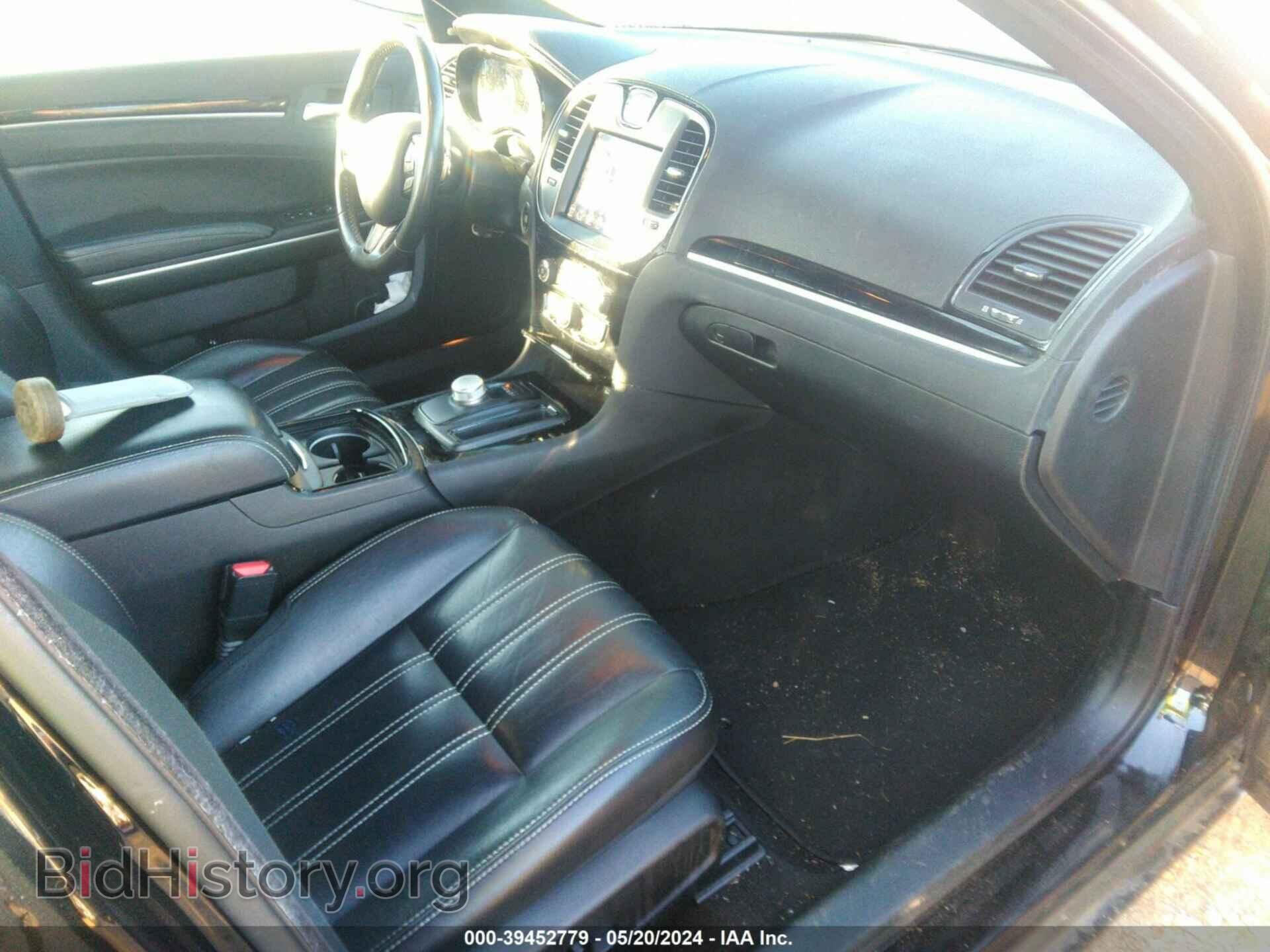 2019 CHRYSLER 300 - VIN: 2C3CCABG5KH689573 - Фото 5