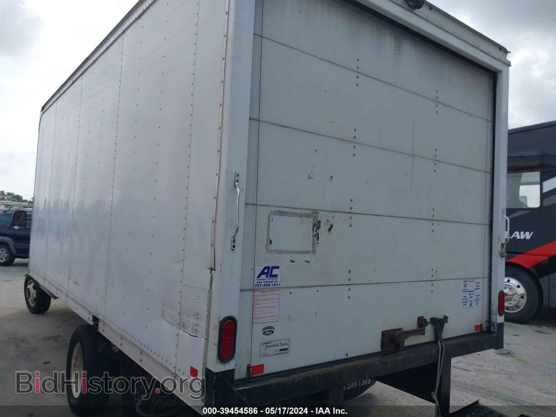 2017 FORD E-450 CUTAWAY - VIN: 1FDXE4FS4HDC17275 - Фото 3
