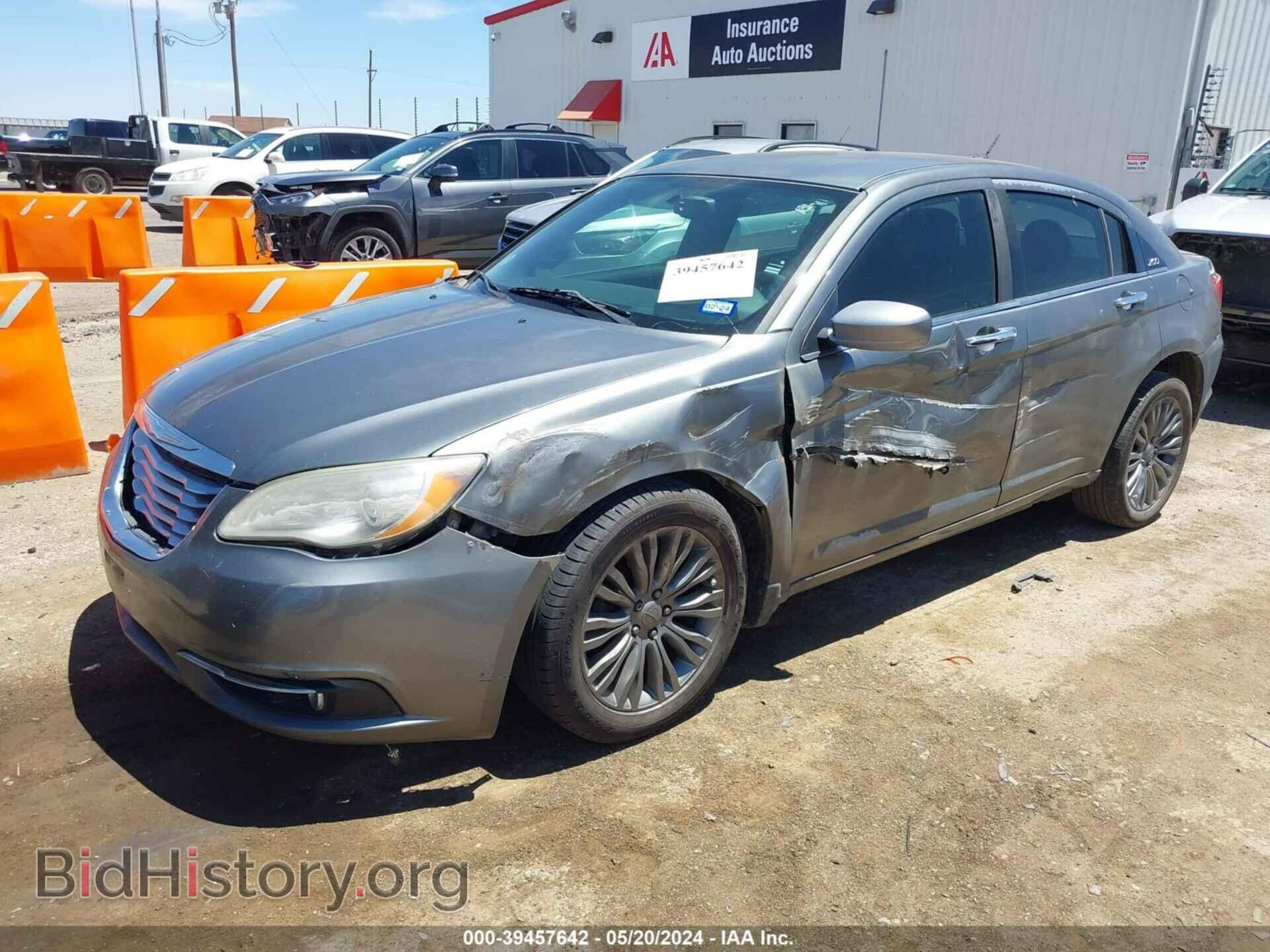 2011 CHRYSLER 200 - VIN: 1C3BC2FG6BN599495 - Фото 2