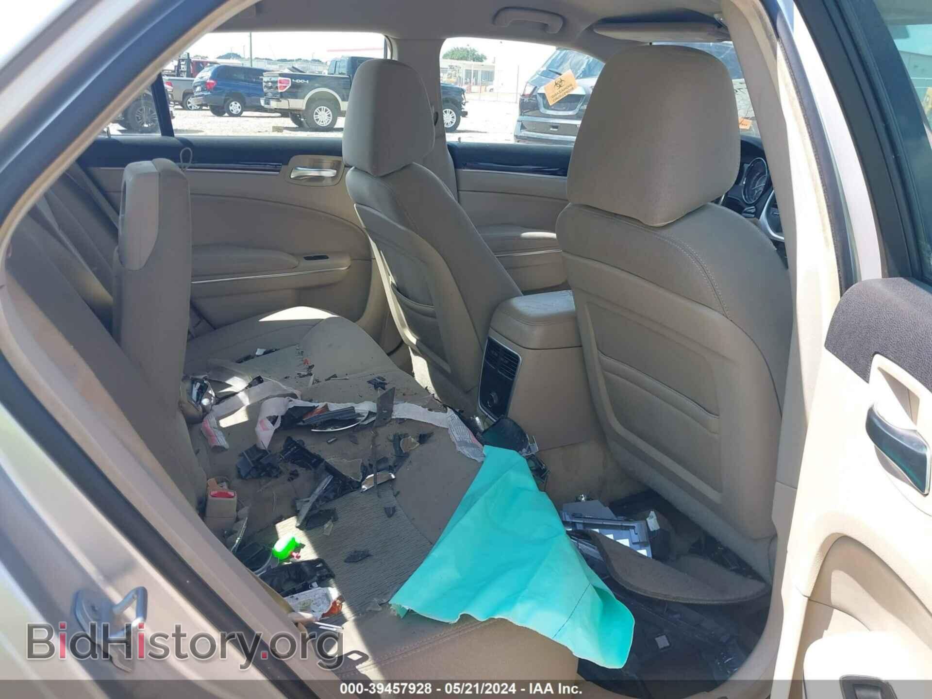 2012 CHRYSLER 300 - VIN: 2C3CCAAG0CH246007 - Photo 8