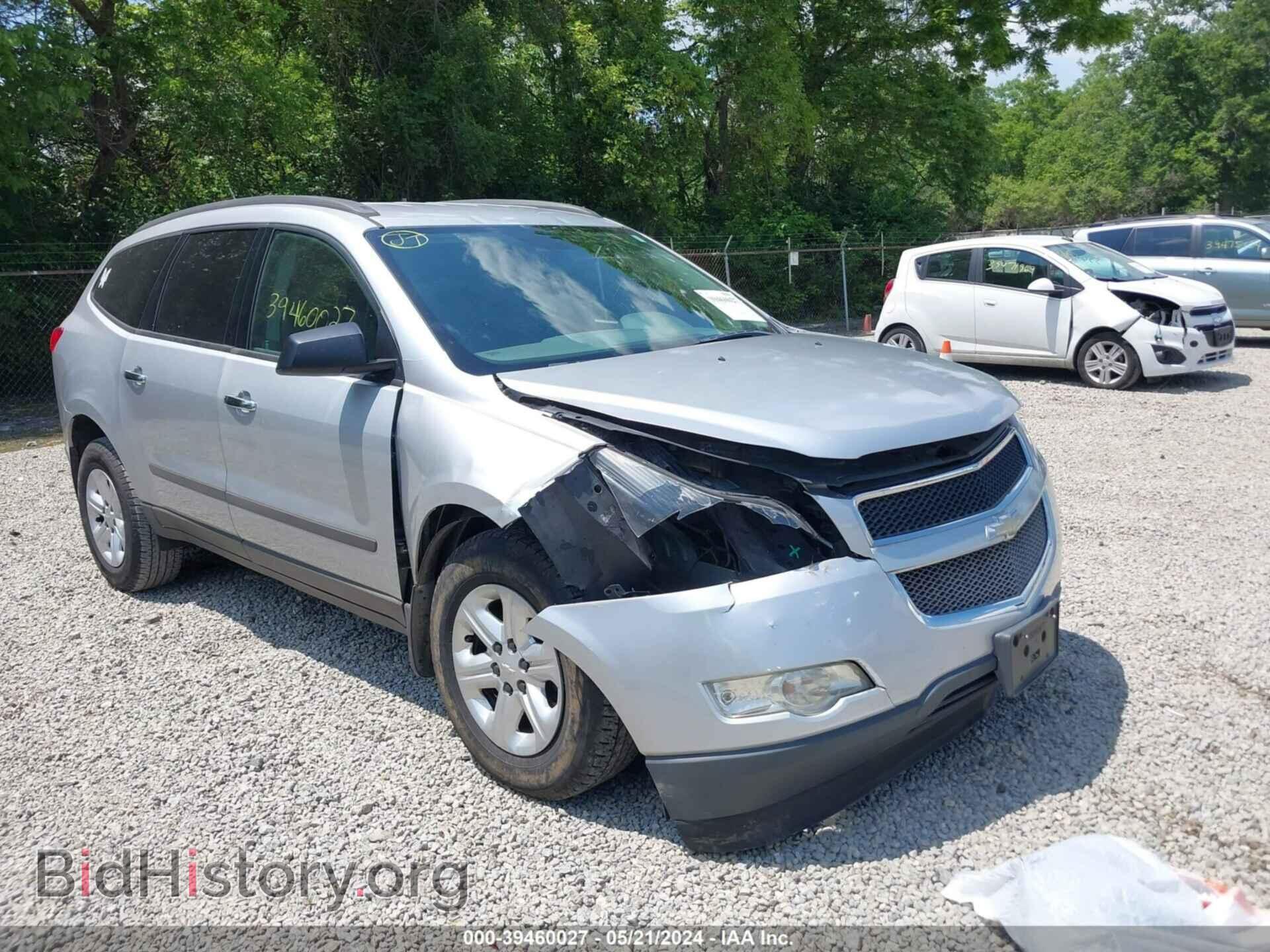 Фотография 1GNKRFED0CJ225568 - CHEVROLET TRAVERSE 2012