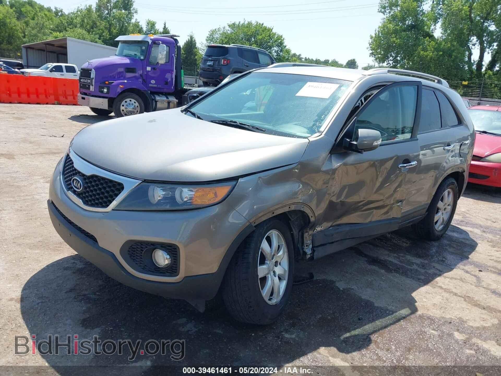 2013 KIA SORENTO - VIN: 5XYKTDA66DG410067 - Фото 2