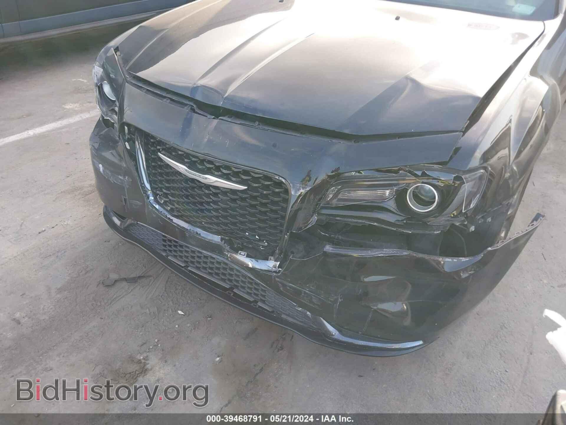2019 CHRYSLER 300 - VIN: 2C3CCAGG3KH569747 - Фото 6