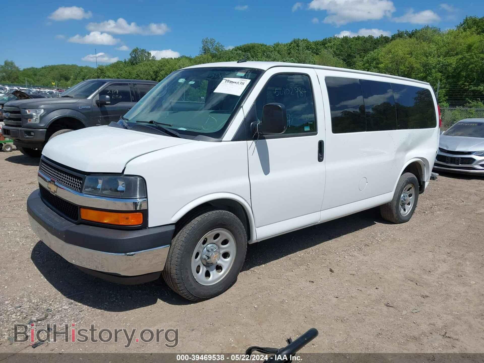 2013 CHEVROLET EXPRESS 1500 - VIN: 1GNSGCF40D1168020 - Фото 2