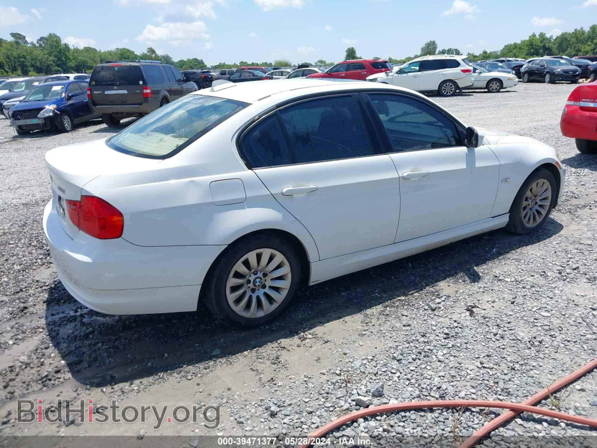 2009 BMW 328I - VIN: WBAPH77519NM28769 - Фото 4