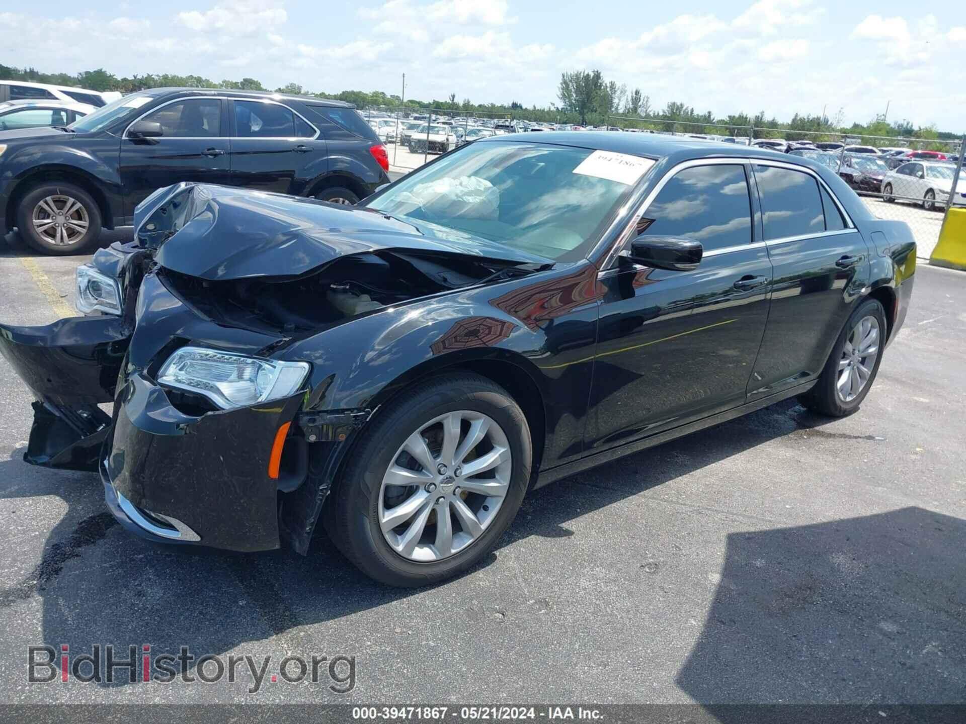 2016 CHRYSLER 300 - VIN: 2C3CCARG8GH329260 - Фото 2