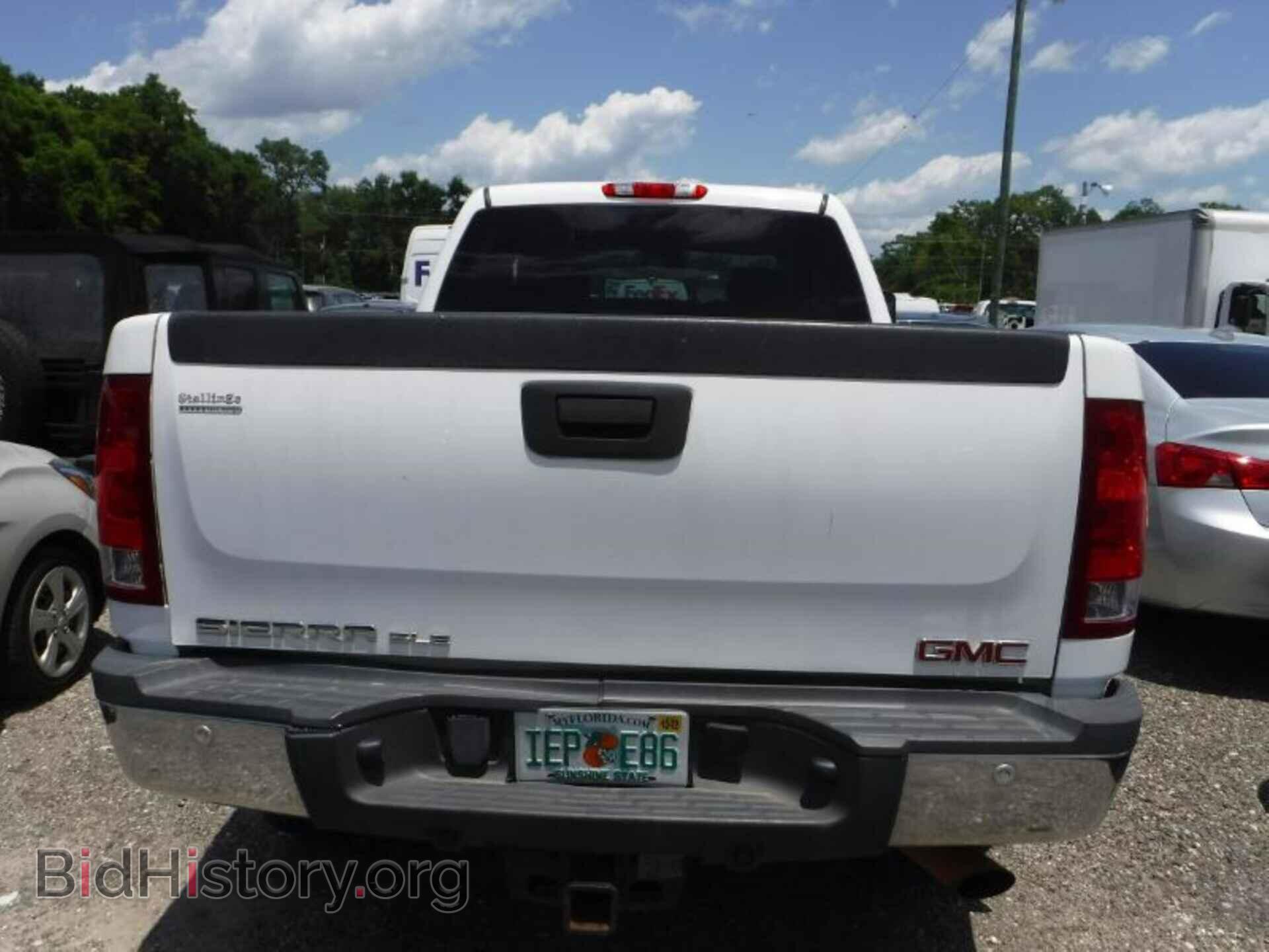 2011 GMC SIERRA - VIN: 1GT110CG1BF264564 - Фото 17