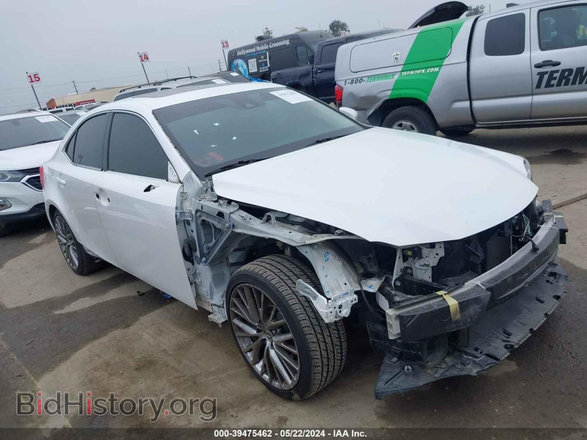 Photo JTHBA1D26H5056139 - LEXUS IS 200T 2017