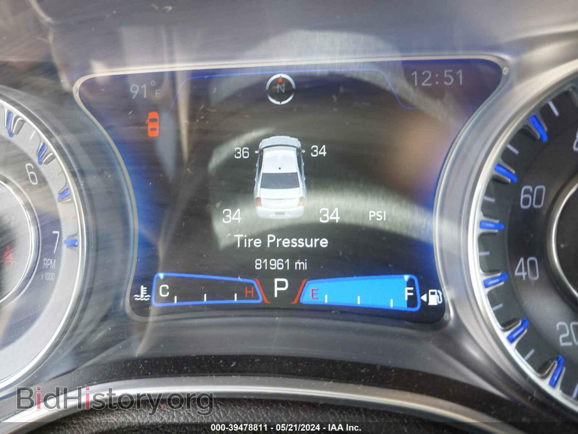 2019 CHRYSLER 300 - VIN: 2C3CCAAG3KH614355 - Фото 7