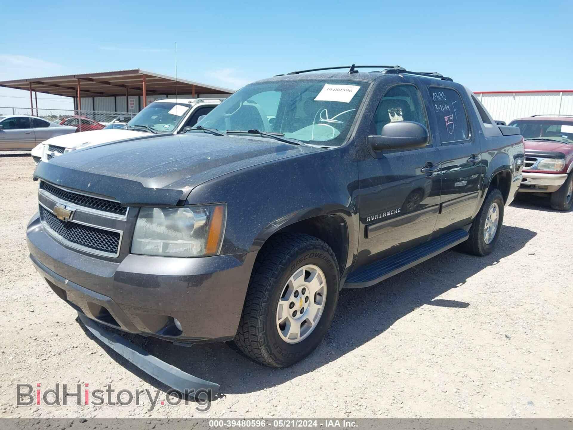 2011 CHEVROLET AVALANCHE 1500 - VIN: 3GNMCFE07BG180006 - Photo 2