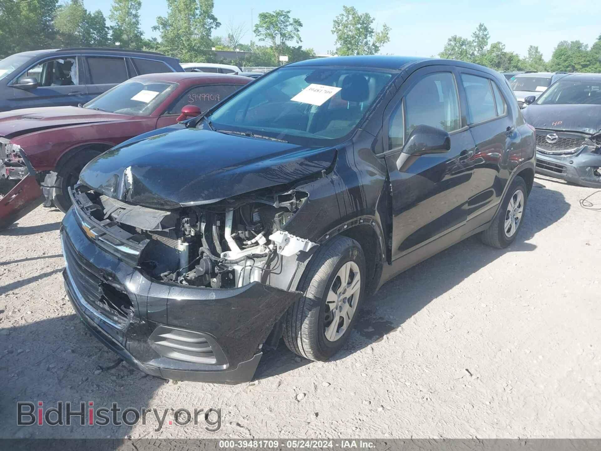 2017 CHEVROLET TRAX - VIN: 3GNCJKSB7HL255741 - Фото 2