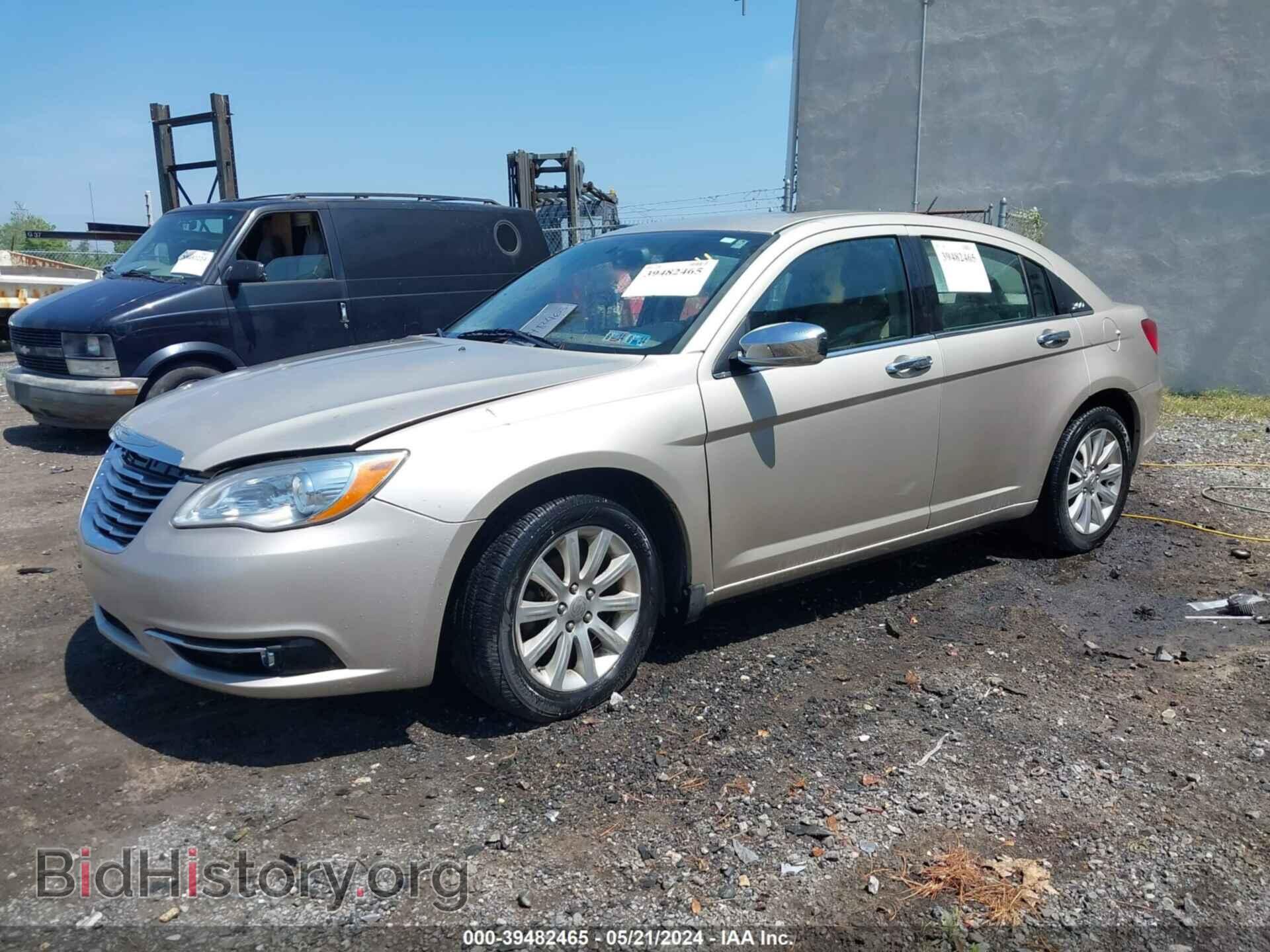 2013 CHRYSLER 200 - VIN: 1C3CCBCG2DN754636 - Фото 2