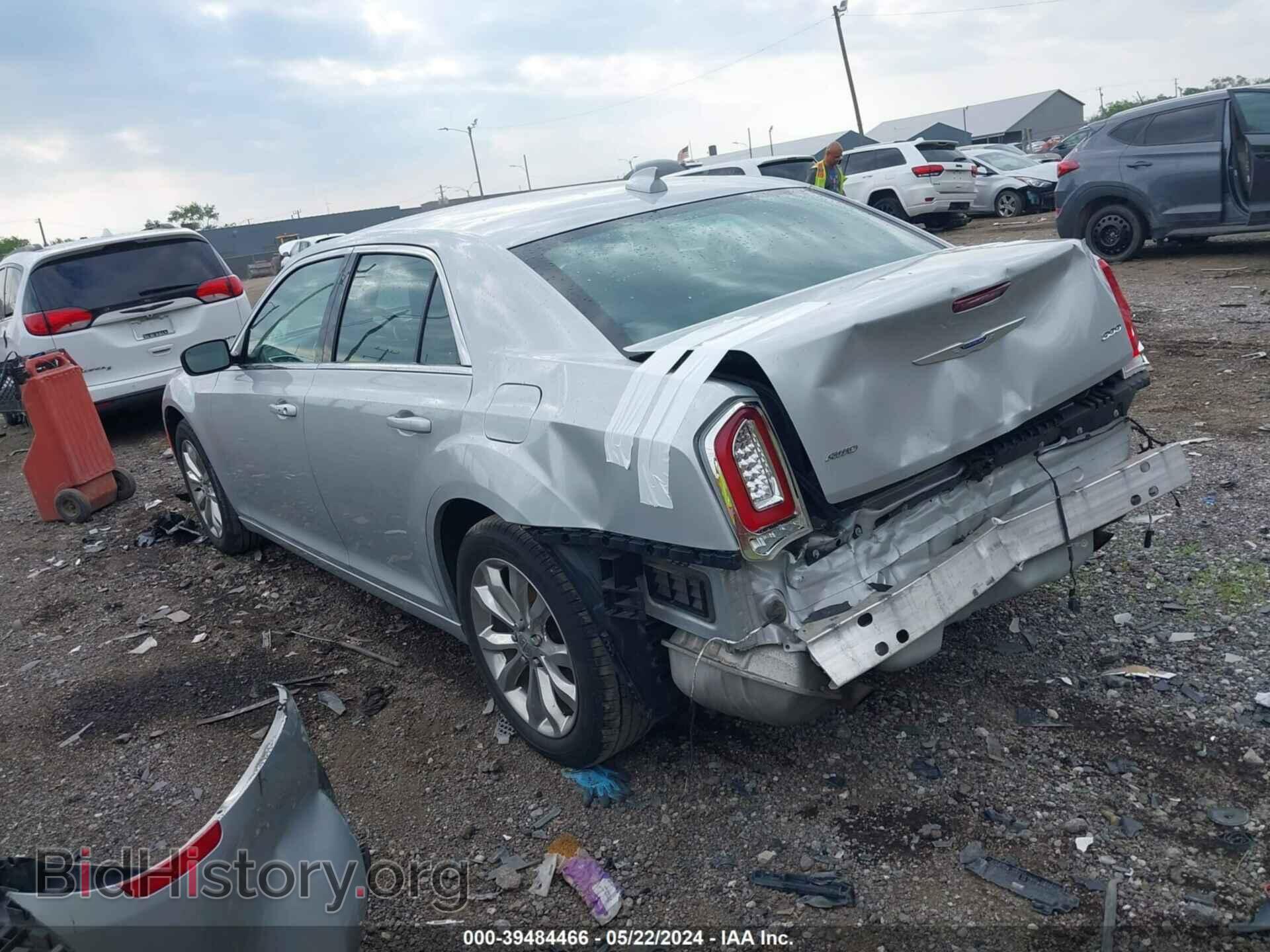 2019 CHRYSLER 300 - VIN: 2C3CCARG0KH698607 - Фото 3