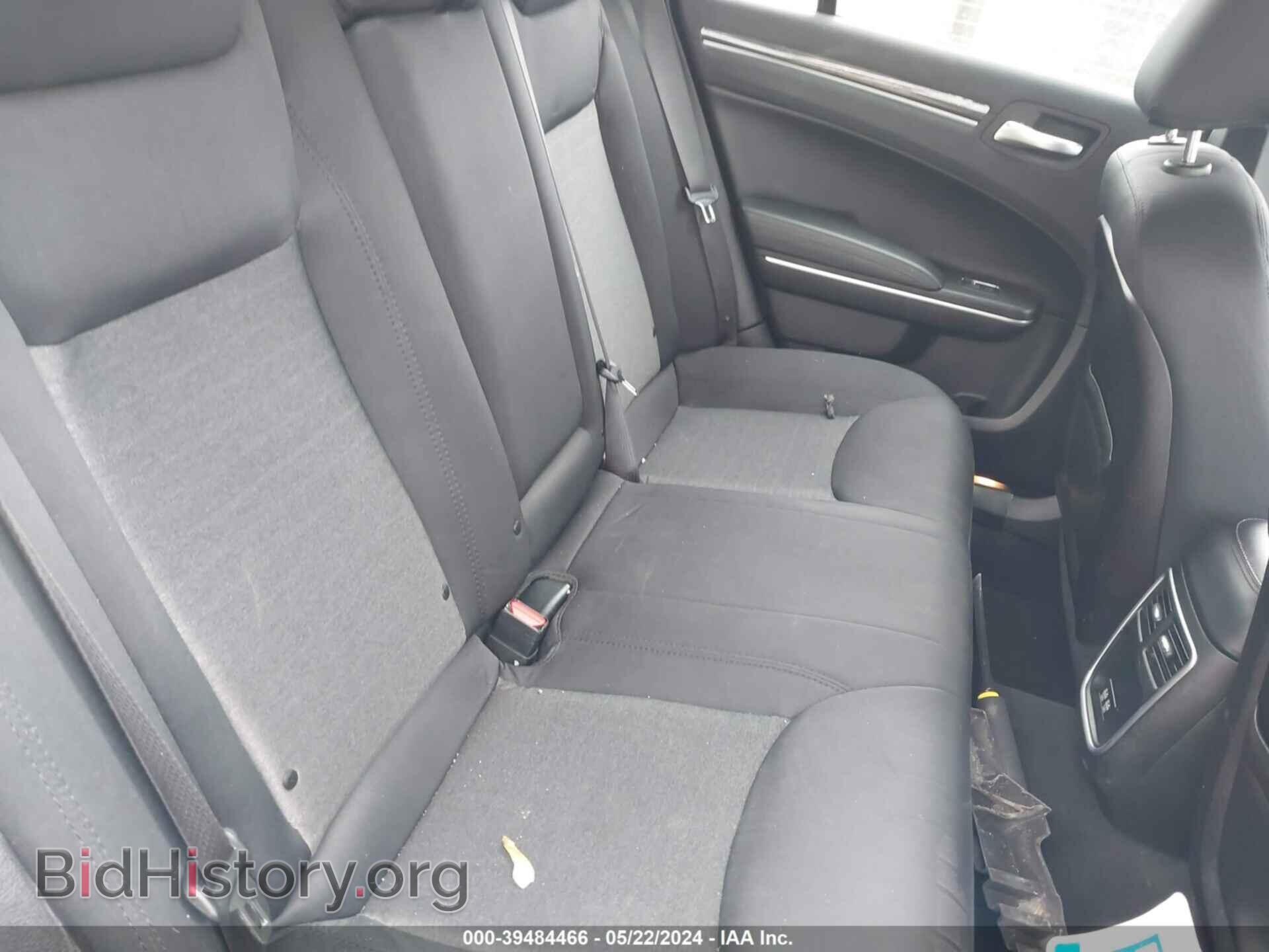 2019 CHRYSLER 300 - VIN: 2C3CCARG0KH698607 - Фото 8