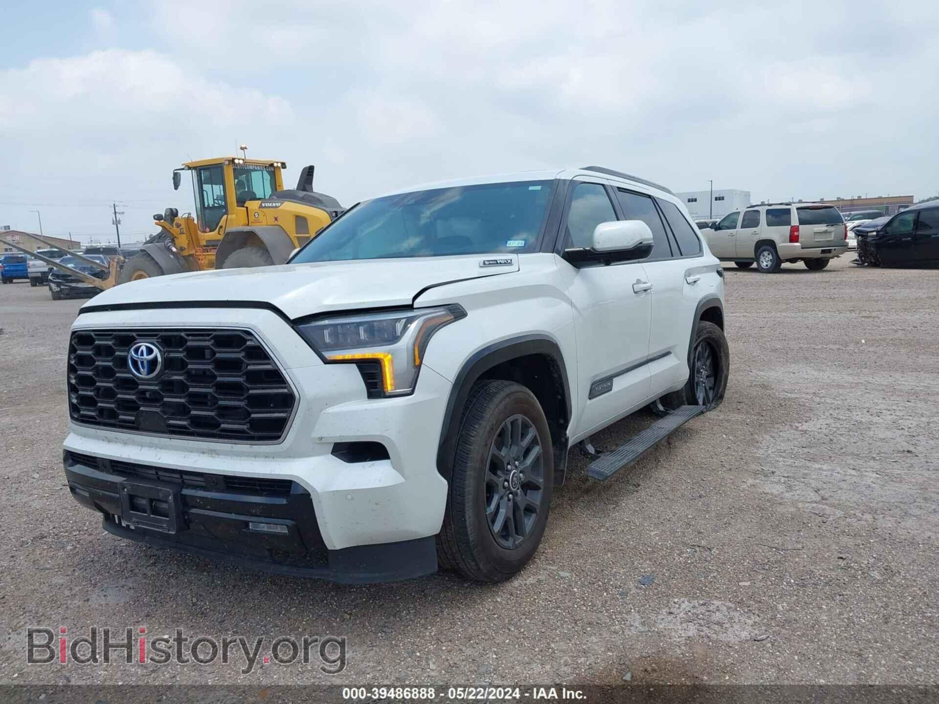 2023 TOYOTA SEQUOIA - VIN: 7SVAAABA2PX017421 - Фото 2