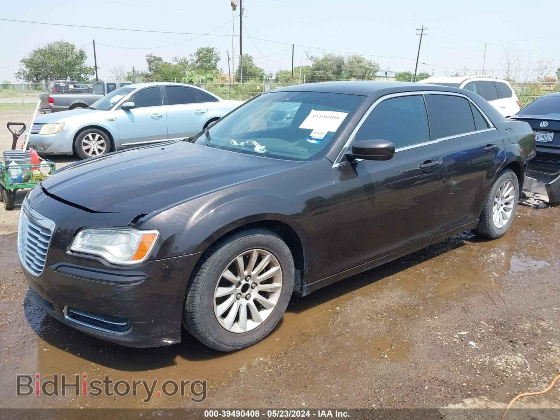 2013 CHRYSLER 300 - VIN: 2C3CCAAG1DH667686 - Фото 2