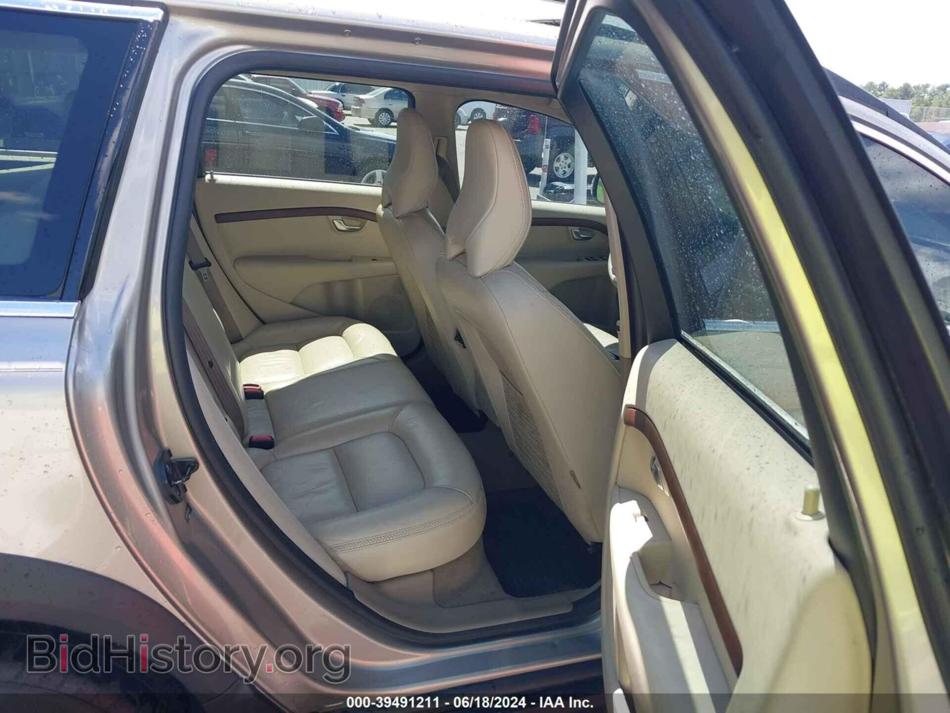 2011 VOLVO XC70 - VIN: YV4952BL7B1098238 - Фото 8