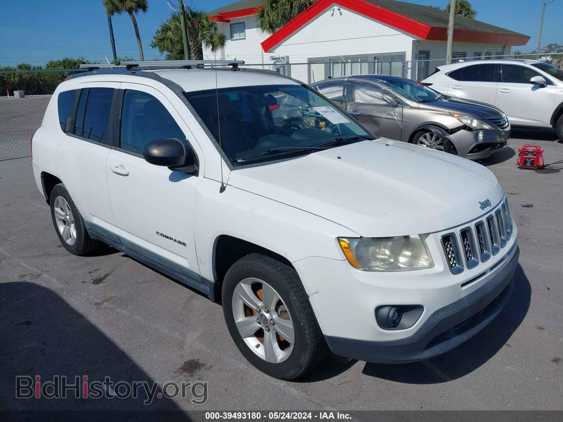 Photo 1J4NT1FB2BD246243 - JEEP COMPASS 2011