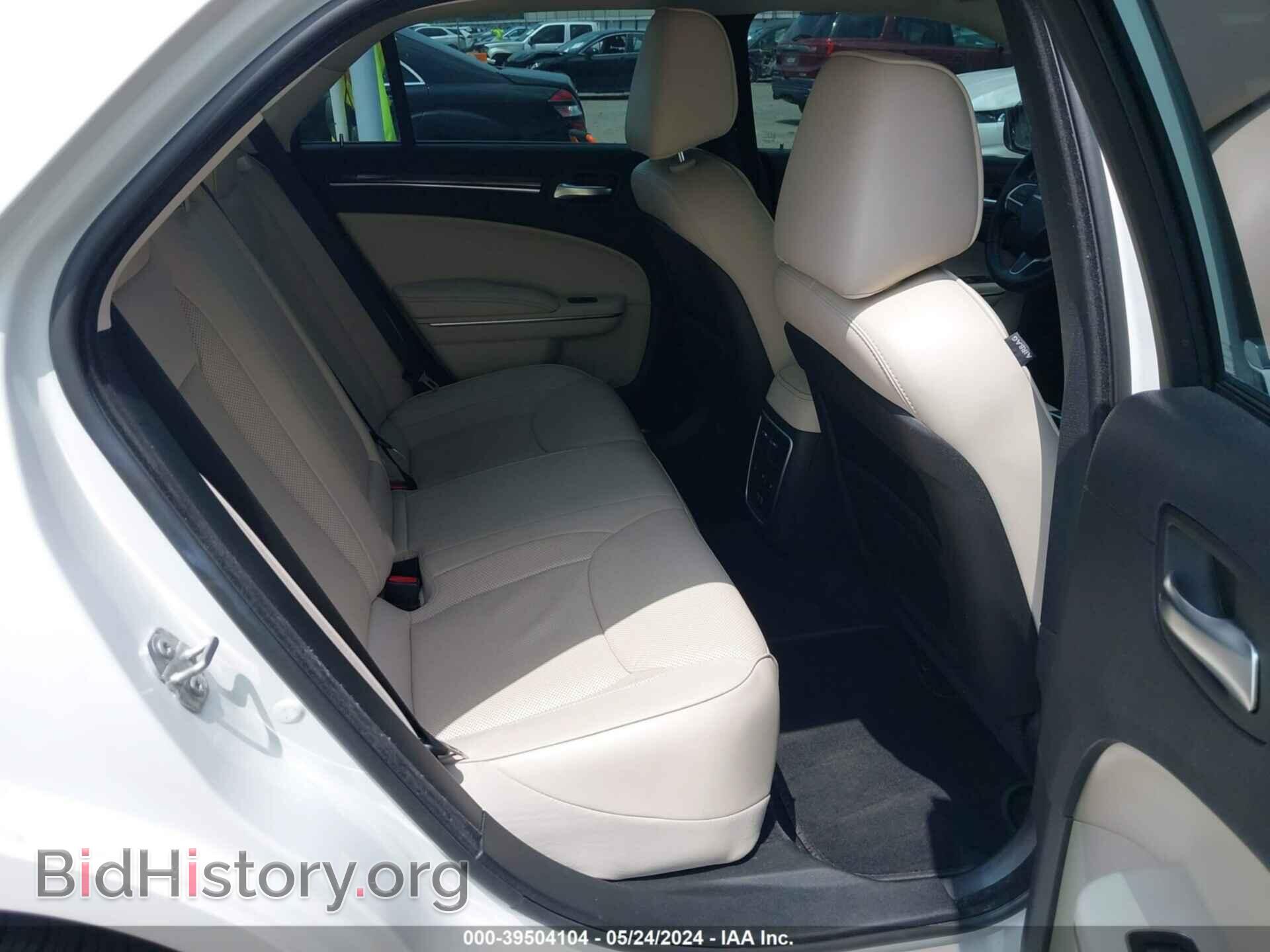 2016 CHRYSLER 300C - VIN: 2C3CCAEG1GH334189 - Photo 8