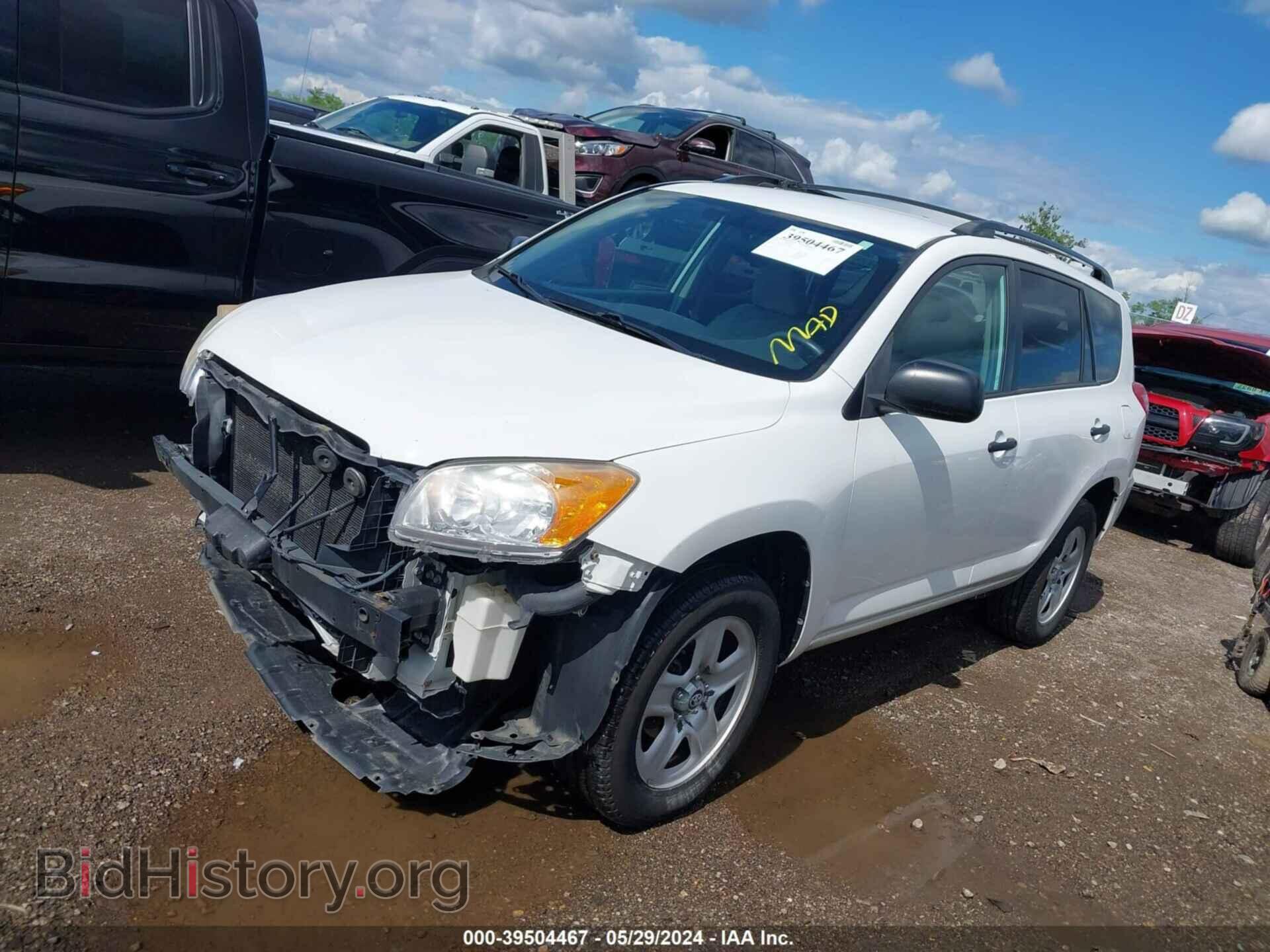 2011 TOYOTA RAV4 - VIN: 2T3BF4DV9BW124982 - Фото 2