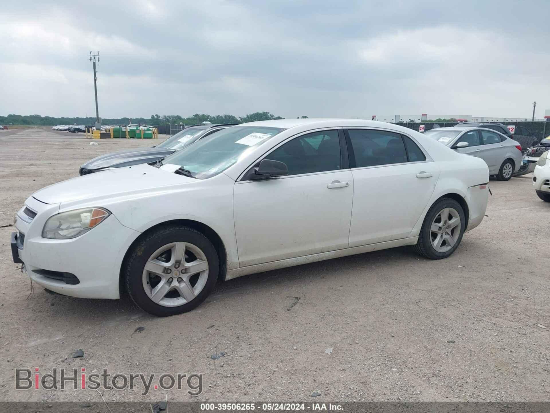 2011 CHEVROLET MALIBU - VIN: 1G1ZB5E12BF318758 - Фото 2
