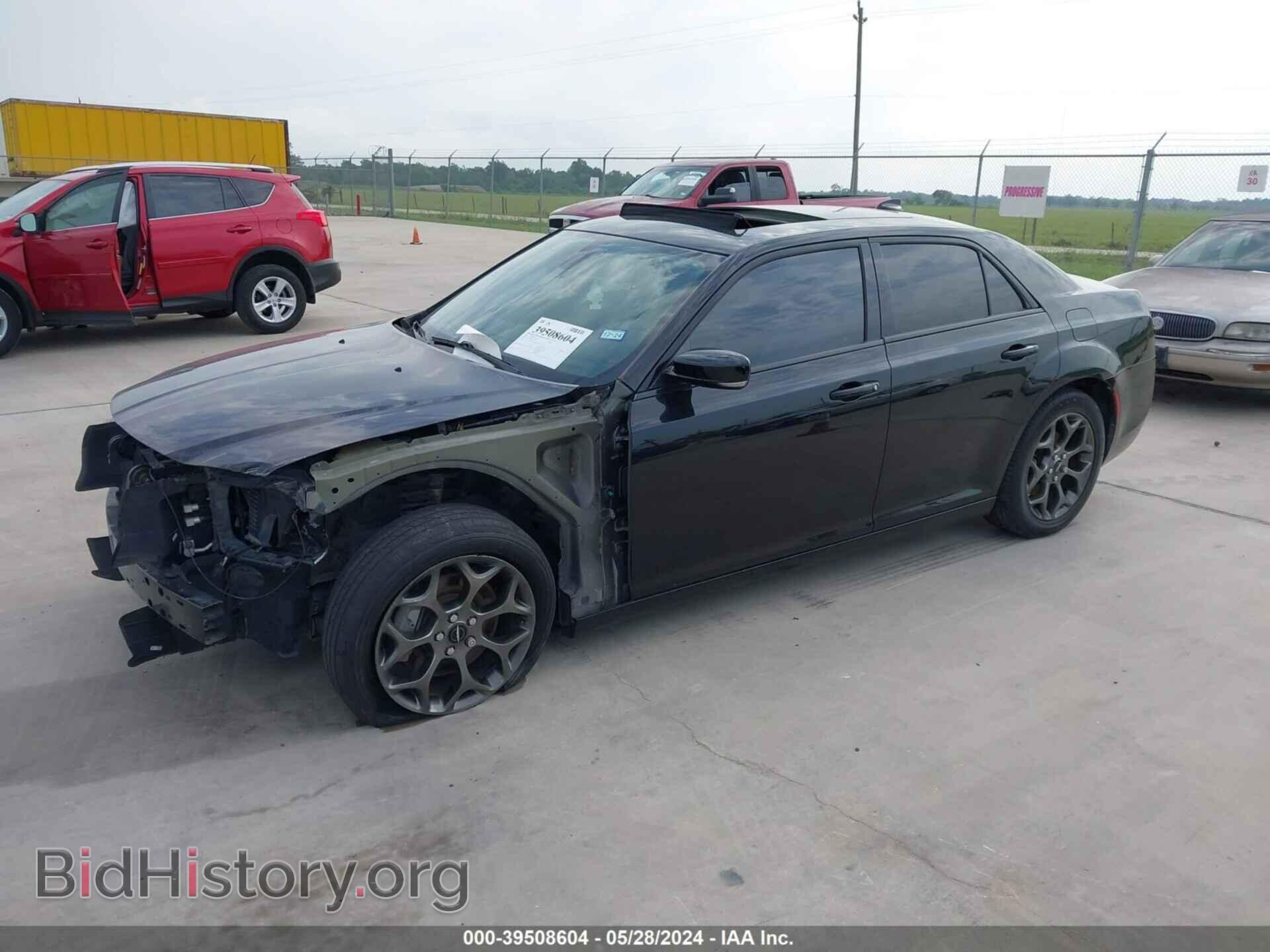2016 CHRYSLER 300 - VIN: 2C3CCAGG9GH244477 - Фото 2