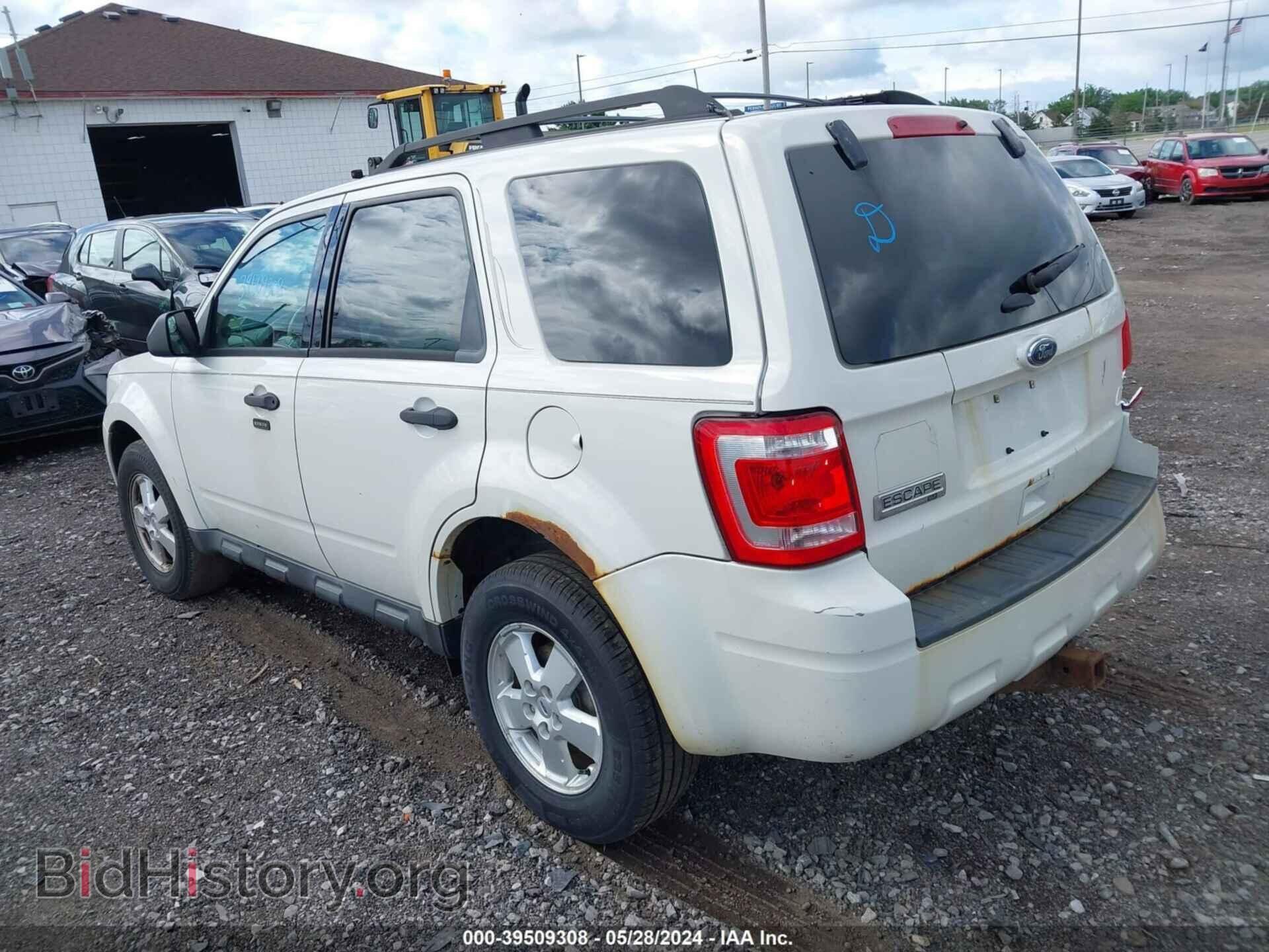 2011 FORD ESCAPE - VIN: 1FMCU9D76BKC36832 - Photo 3