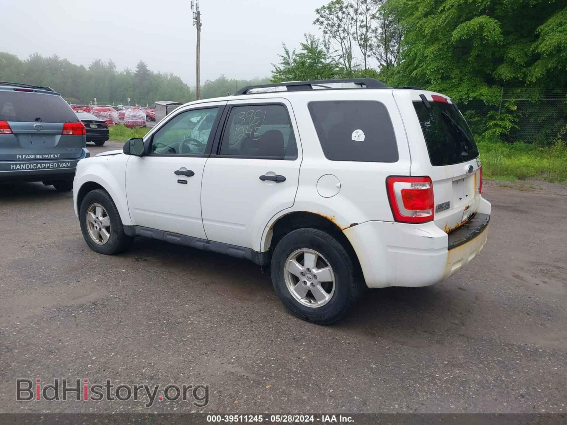 2011 FORD ESCAPE - VIN: 1FMCU9DG2BKC39050 - Фото 3