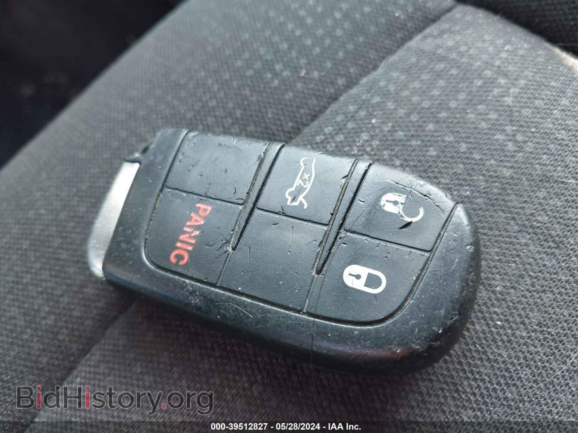 2015 CHRYSLER 200 - VIN: 1C3CCCAB3FN734802 - Фото 11