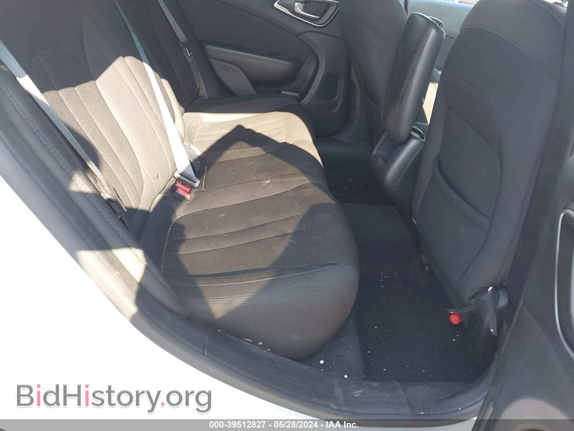 2015 CHRYSLER 200 - VIN: 1C3CCCAB3FN734802 - Фото 8