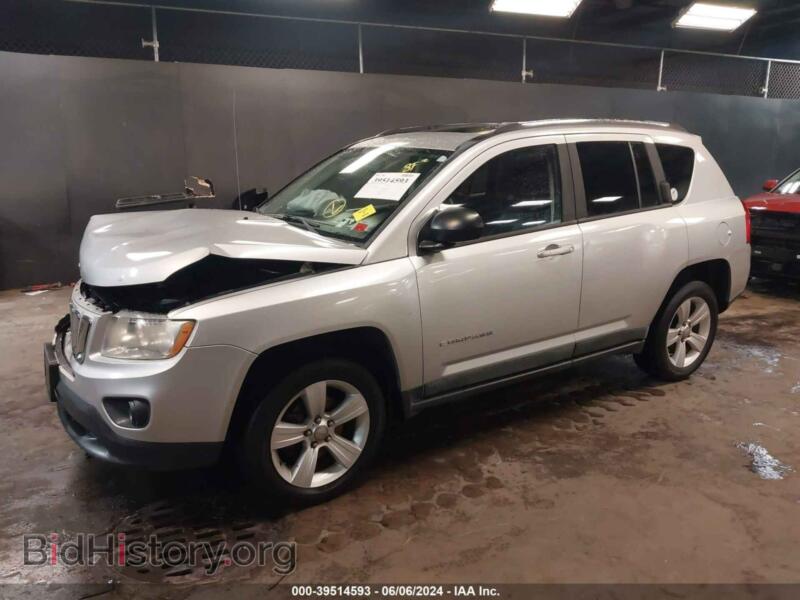 2011 Jeep COMPASS (VIN 1J4NF5FB8BD275938) — фото 2 из 17